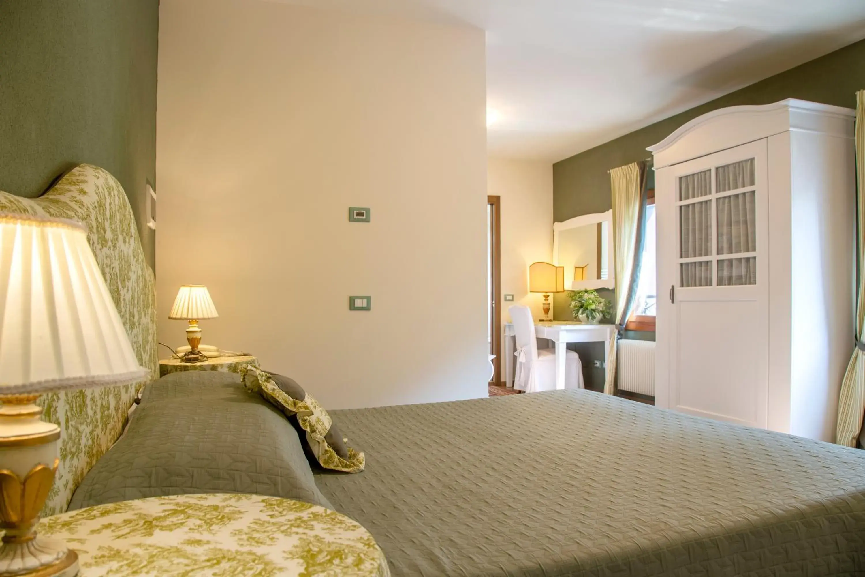 Junior Suite with Mountain View - single occupancy in Hotel Calvi-Ristorante Mainor Junior Suite with Mountain View - single occupancy in Hotel Calvi-Ristorante Mainor