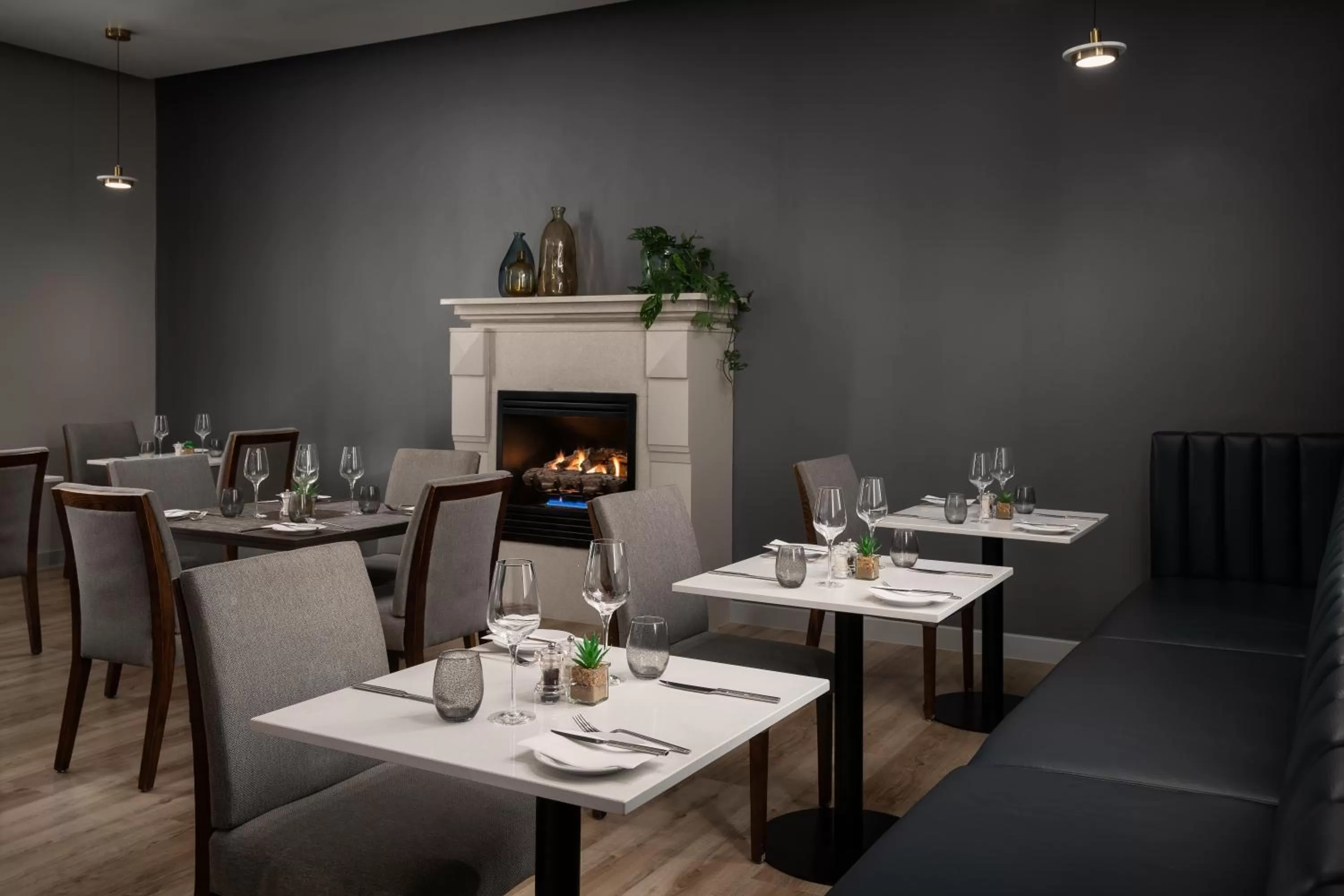 Restaurant/places to eat in Cape Town Marriott Hotel Crystal Towers