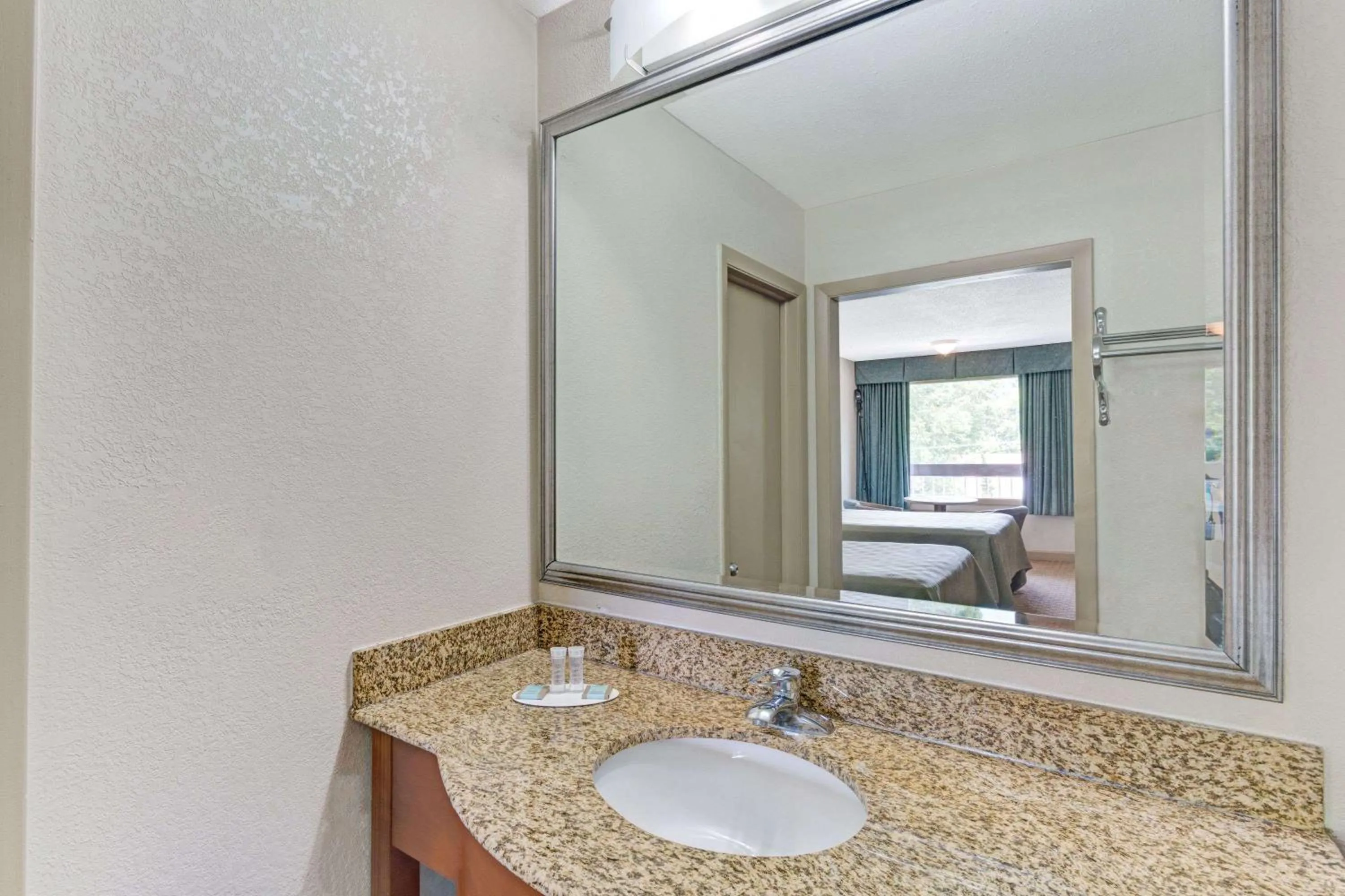 Bathroom in Travelodge by Wyndham Williamsburg Colonial Area