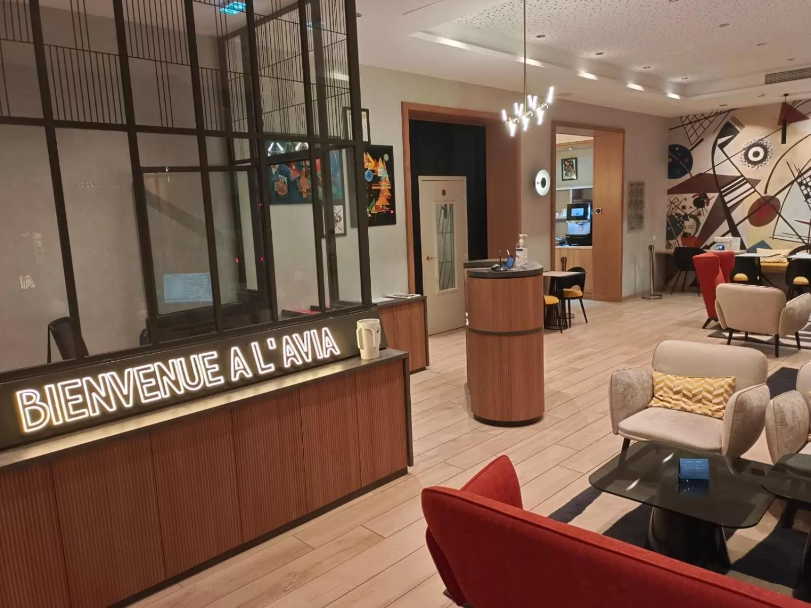 Lobby or reception in Avia Hôtel Saphir Montparnasse