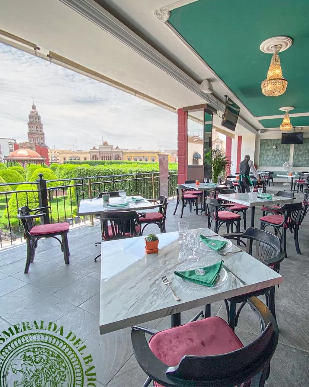 Restaurant/places to eat in Ramada Plaza by Wyndham Leon