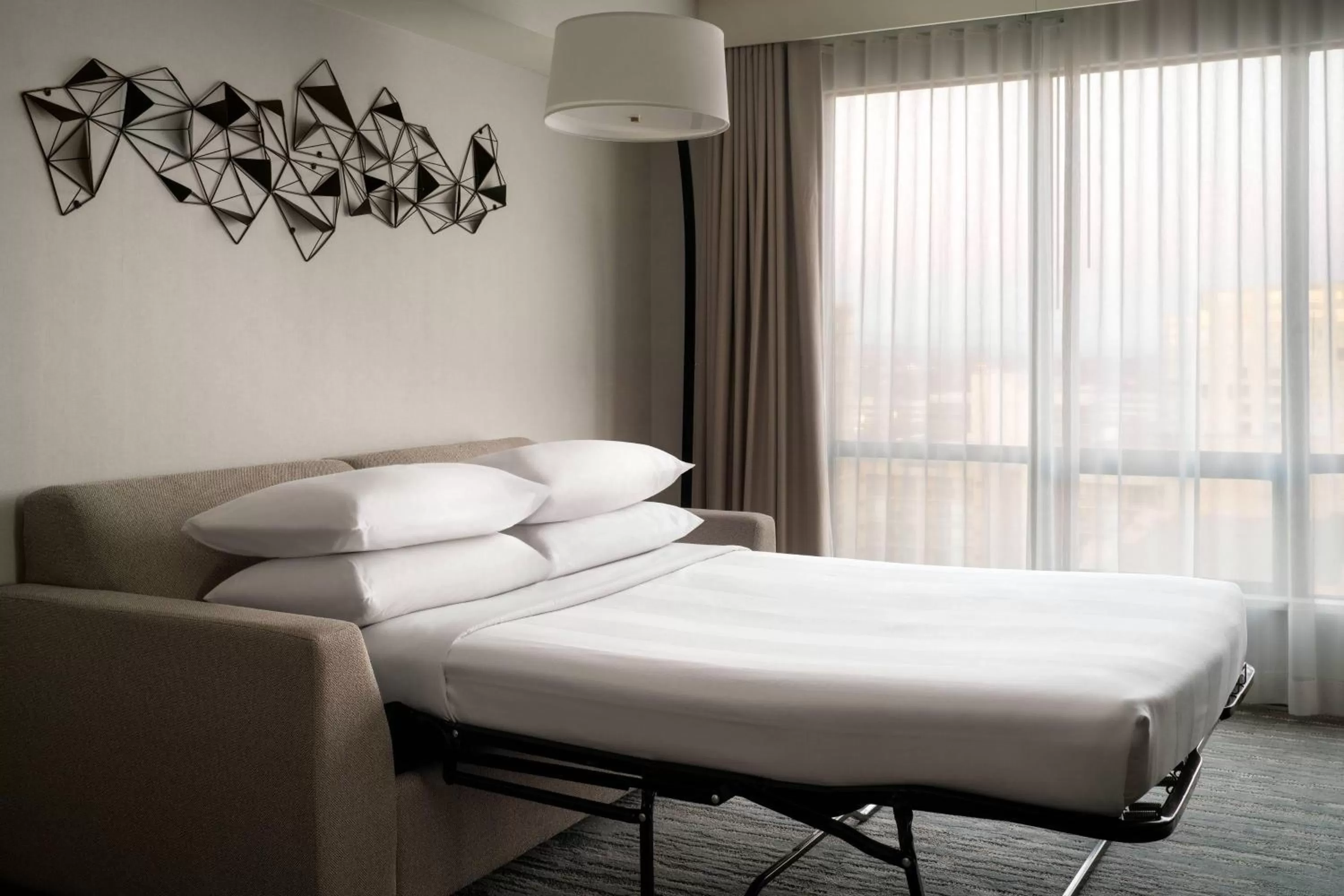 Photo of the whole room in Vancouver Airport Marriott Hotel