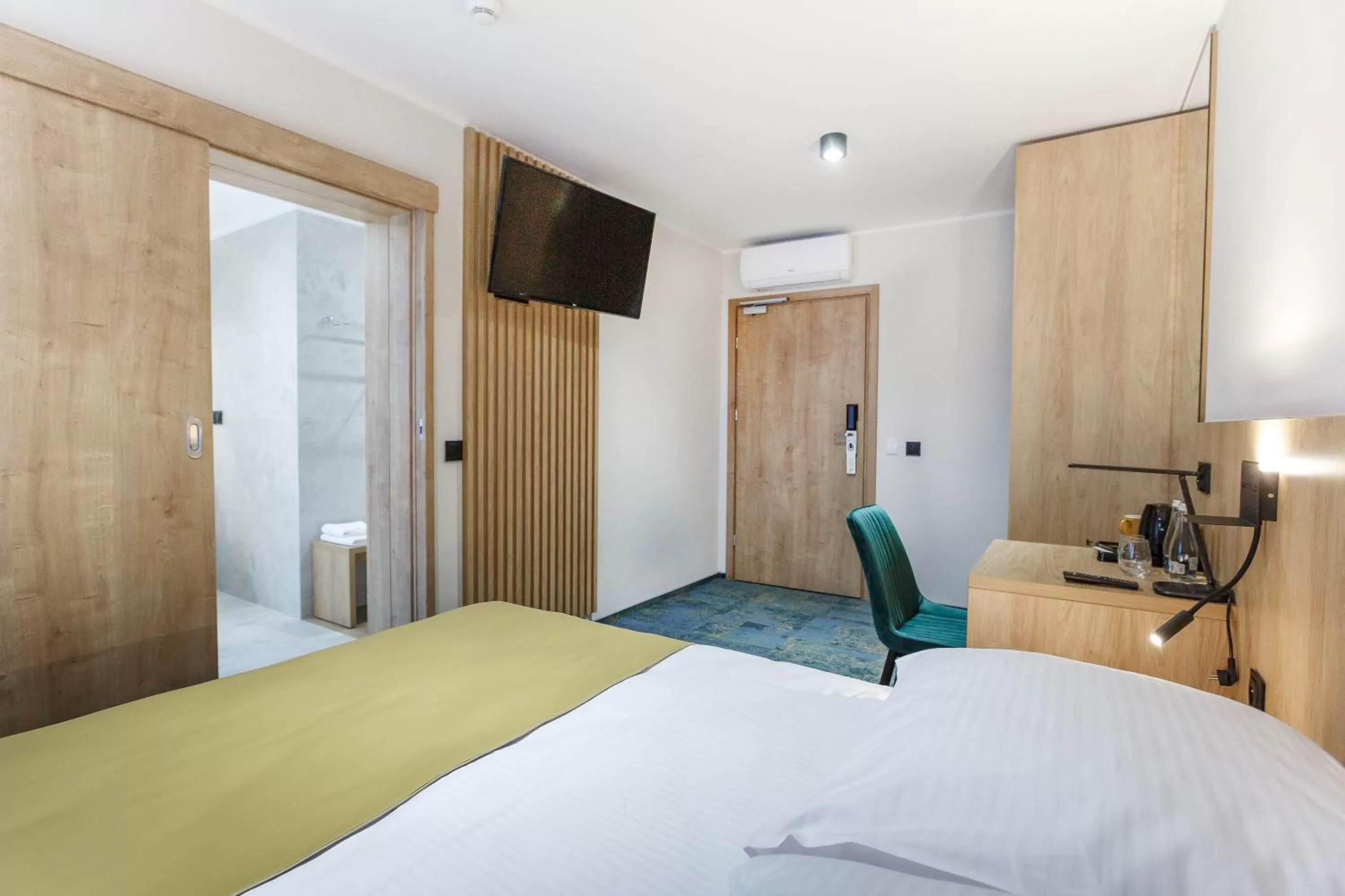 Photo of the whole room, Bed in Hotel Gromada Łomża