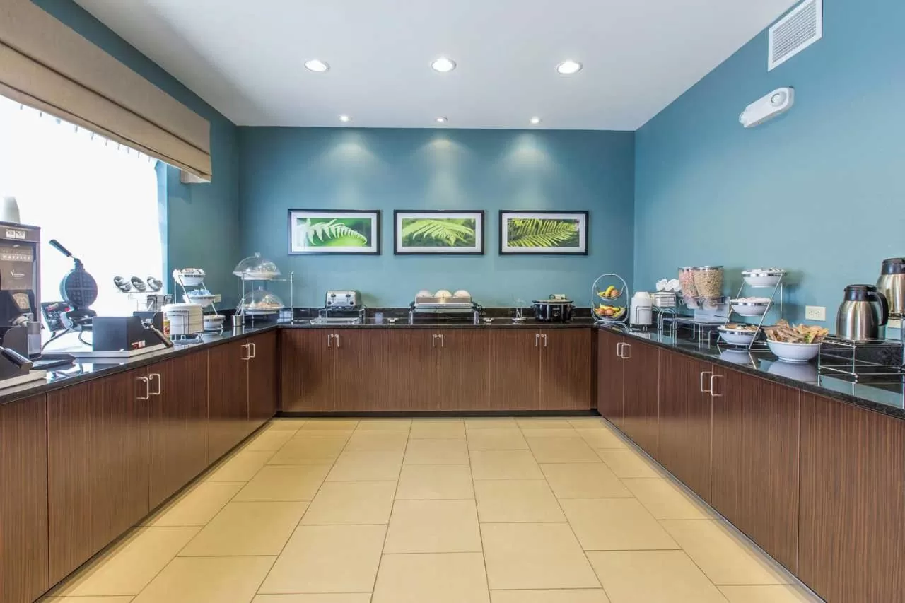 Breakfast in Sleep Inn & Suites Clintwood