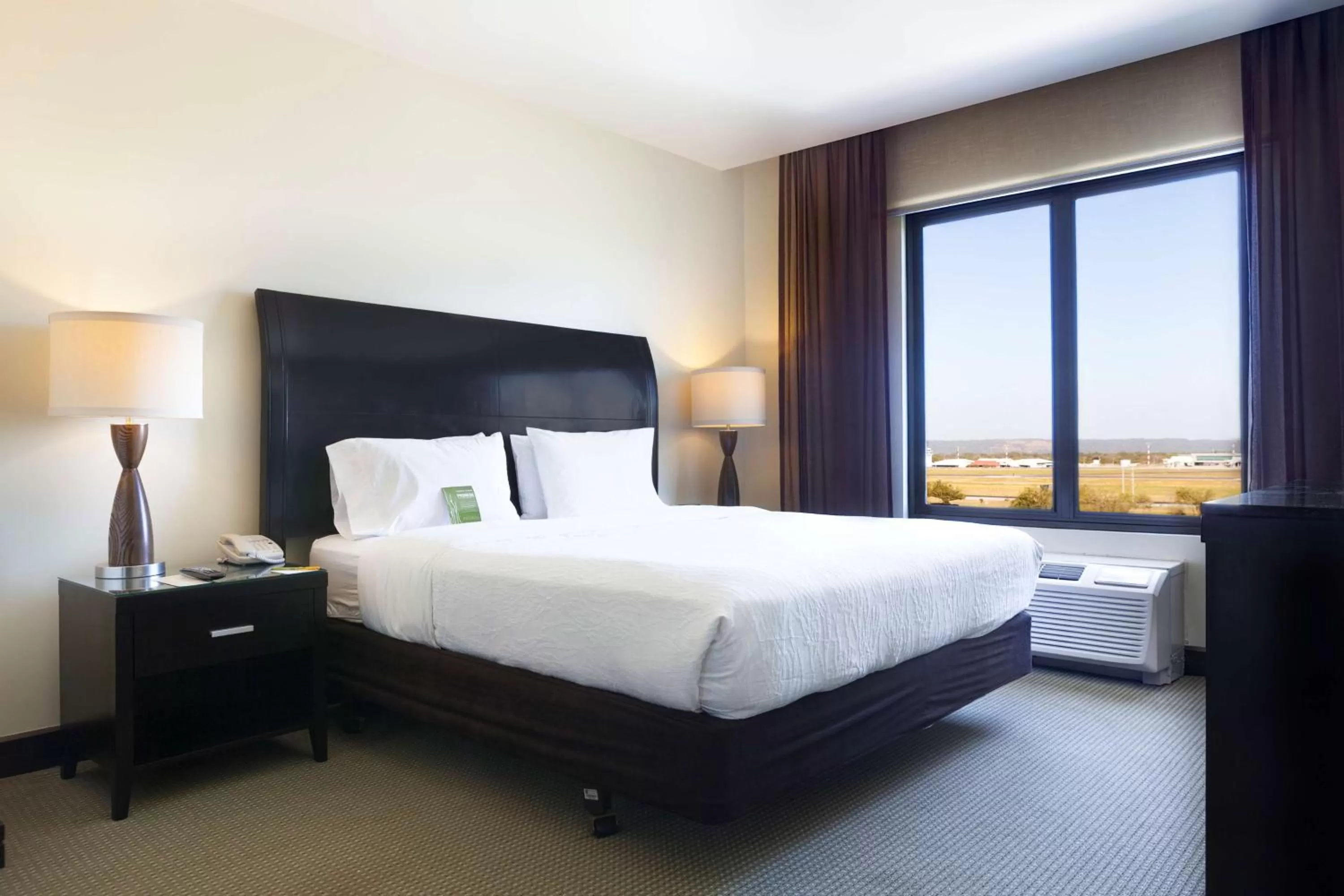 View (from property/room), Bed in Hilton Garden Inn Guanacaste Airport