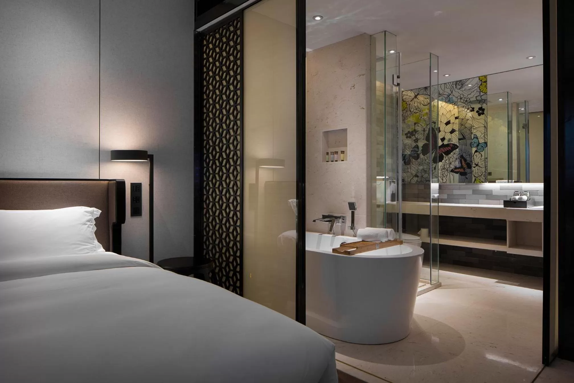 Bathroom, Bed in Paco Hotel Dongpu Guanghzou -Free Shuttle Bus for Canton Fair