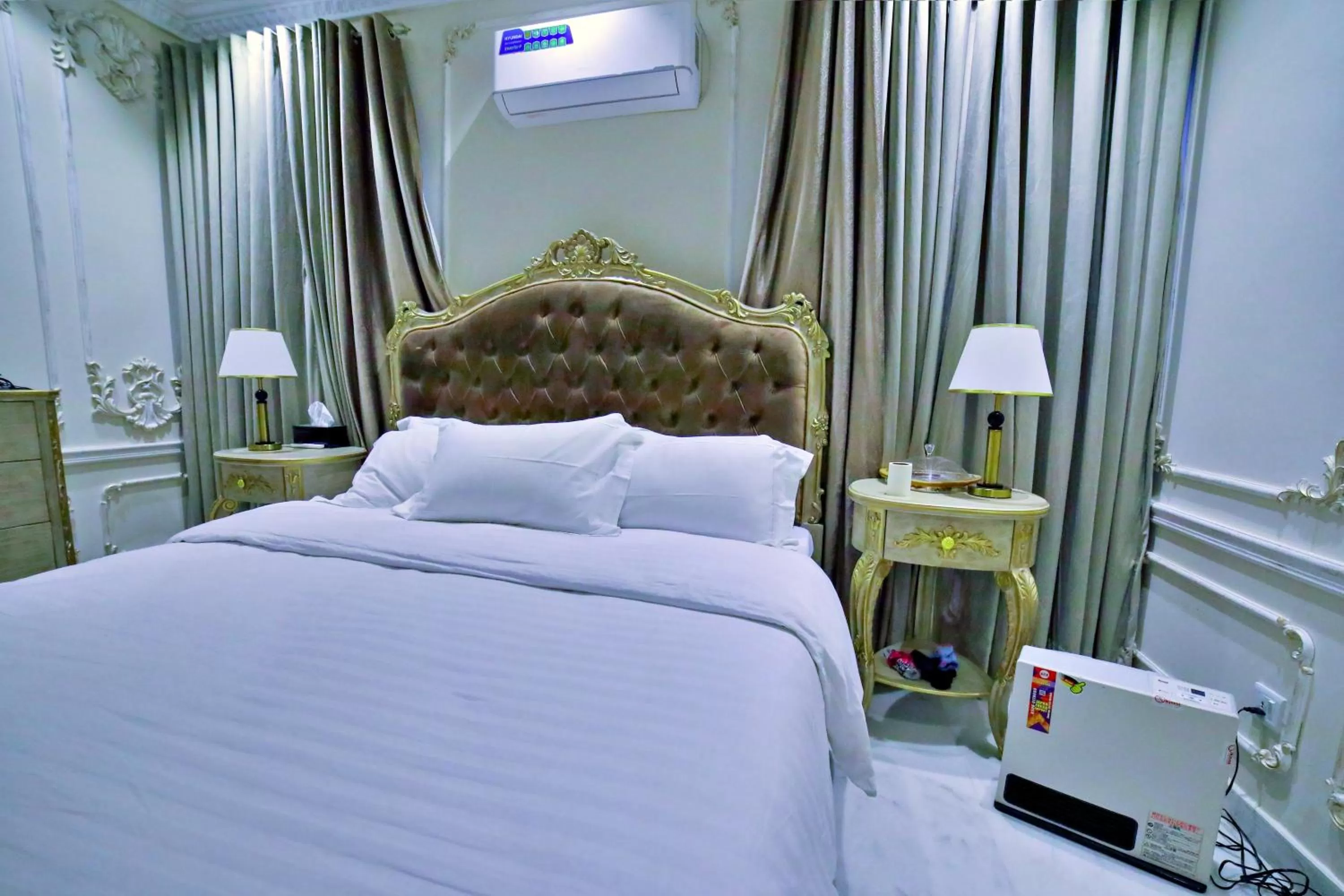 Bed in Arish Luxury Suites