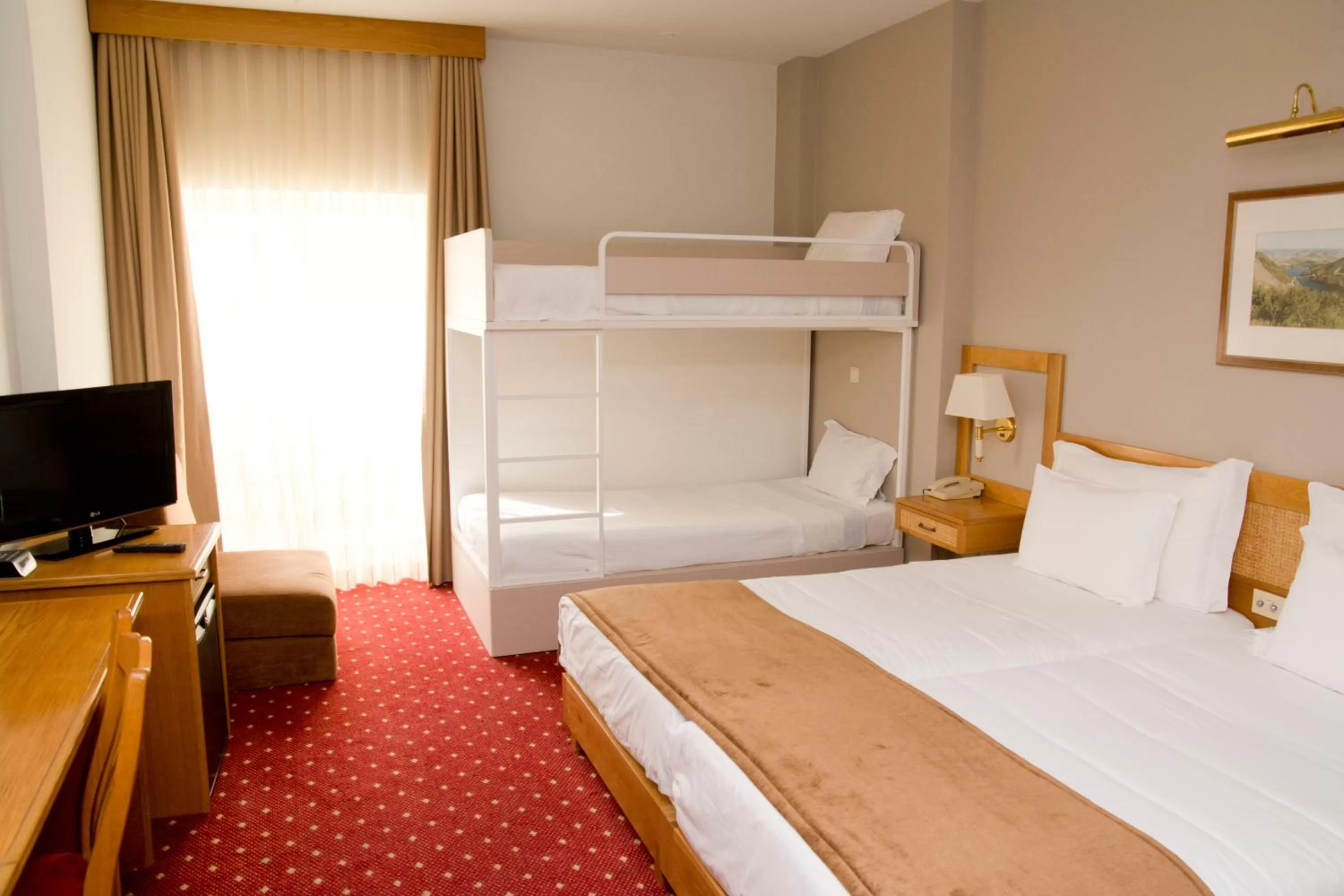 Bed in Hotel Rainha D. Amélia, Arts & Leisure