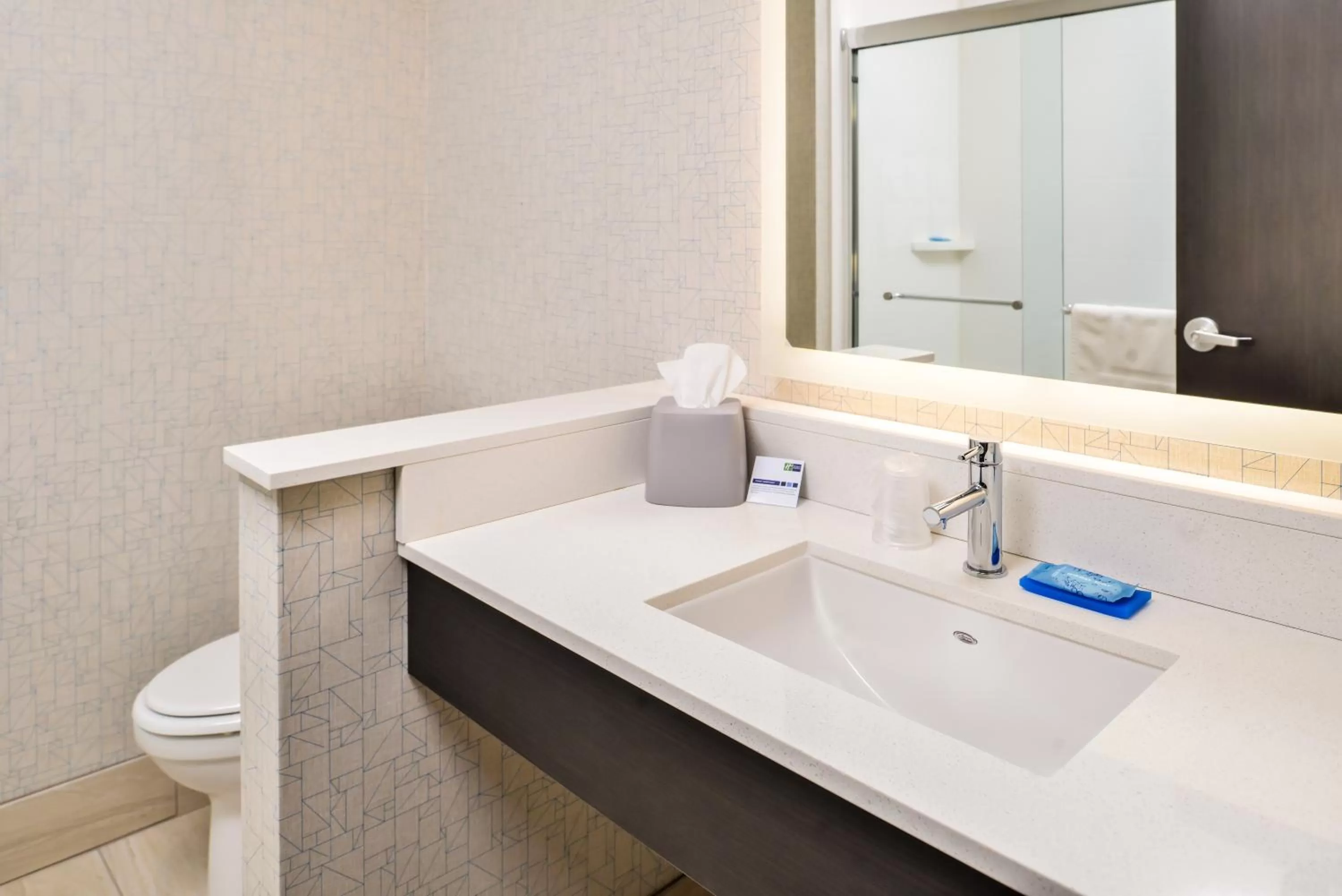 Bathroom in Holiday Inn Express & Suites - Kansas City - Lee's Summit by IHG