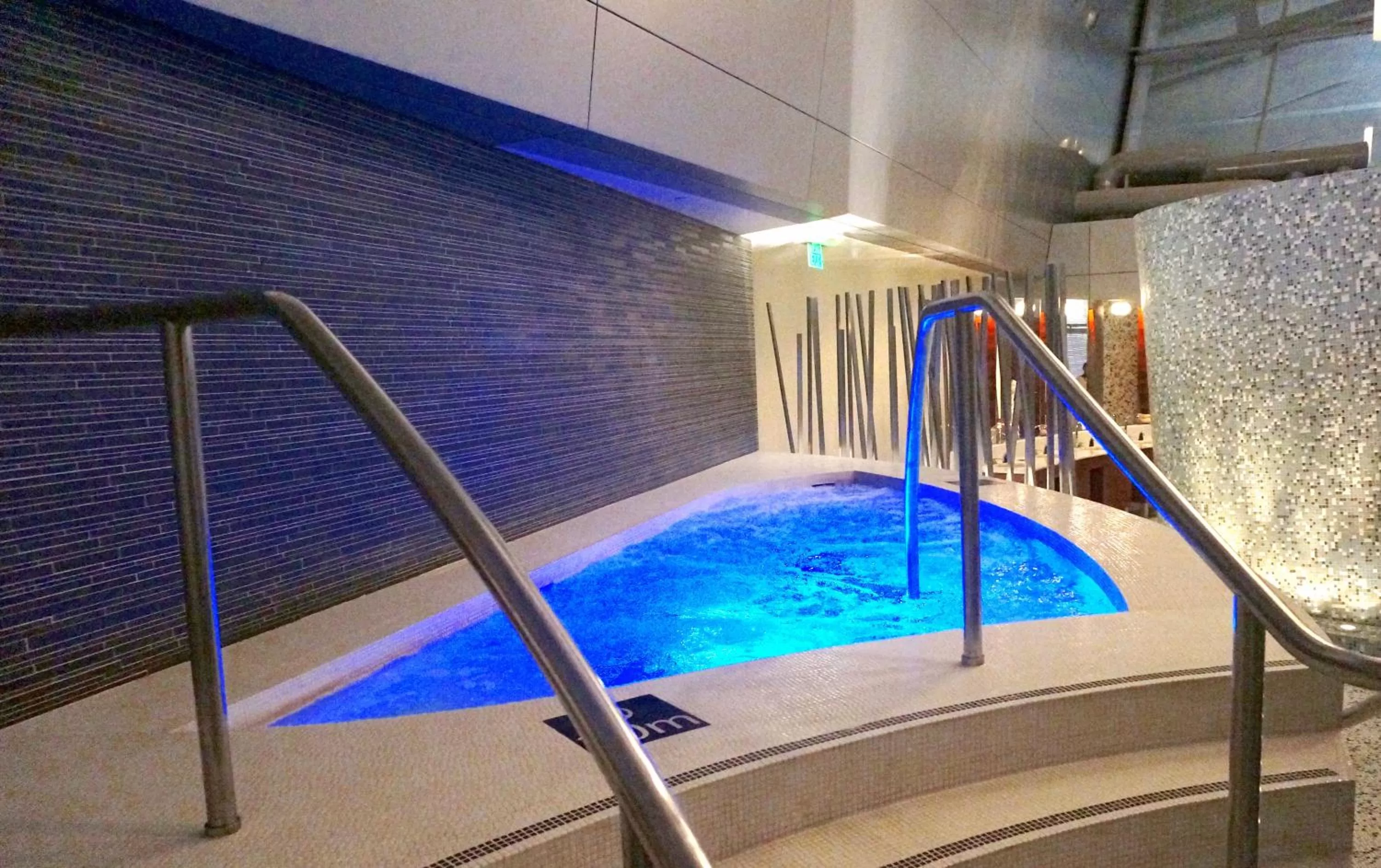 Hot Tub in Oryx Airport Hotel -Transit Only