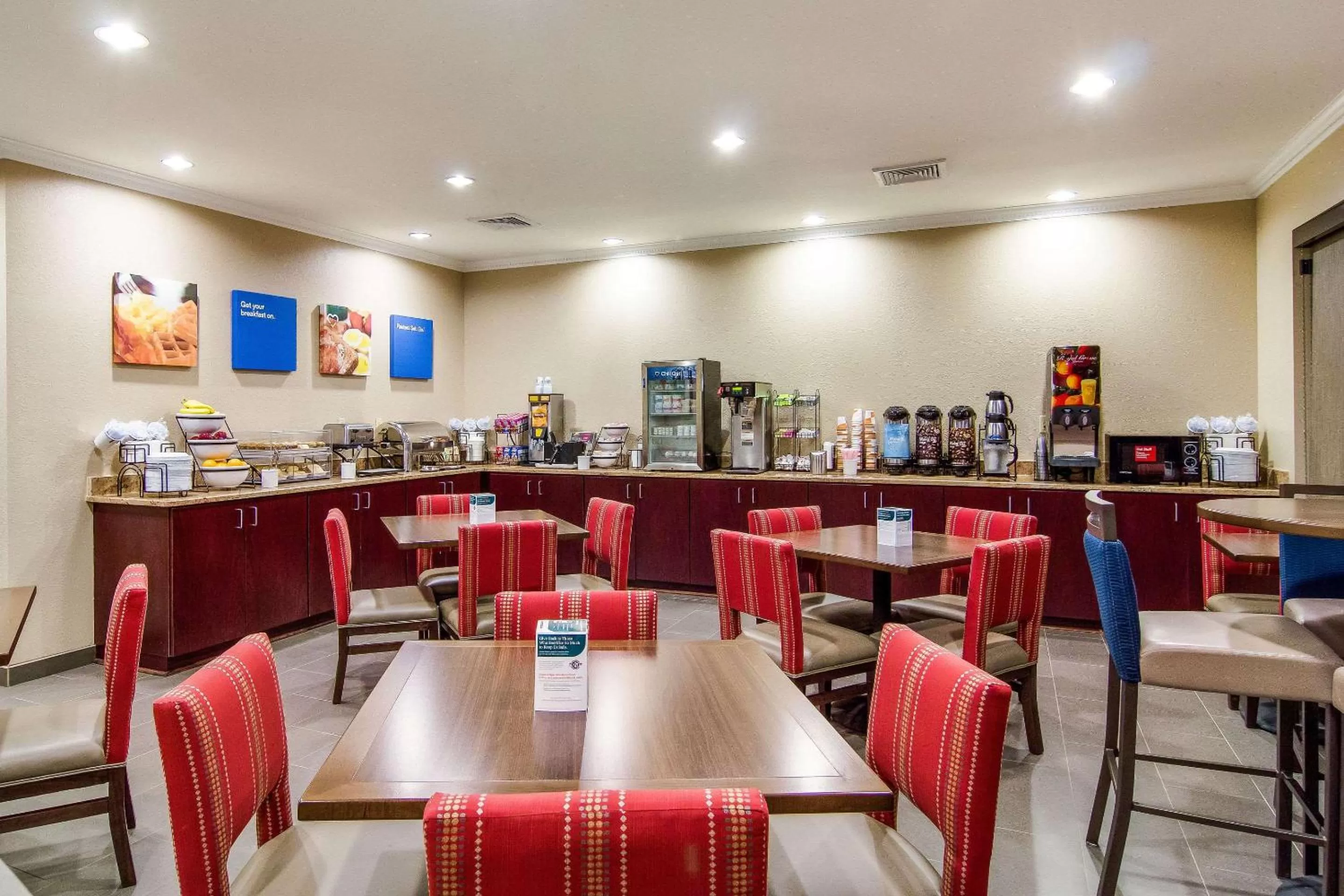 Restaurant/places to eat in Comfort Inn Blackshear Hwy 84