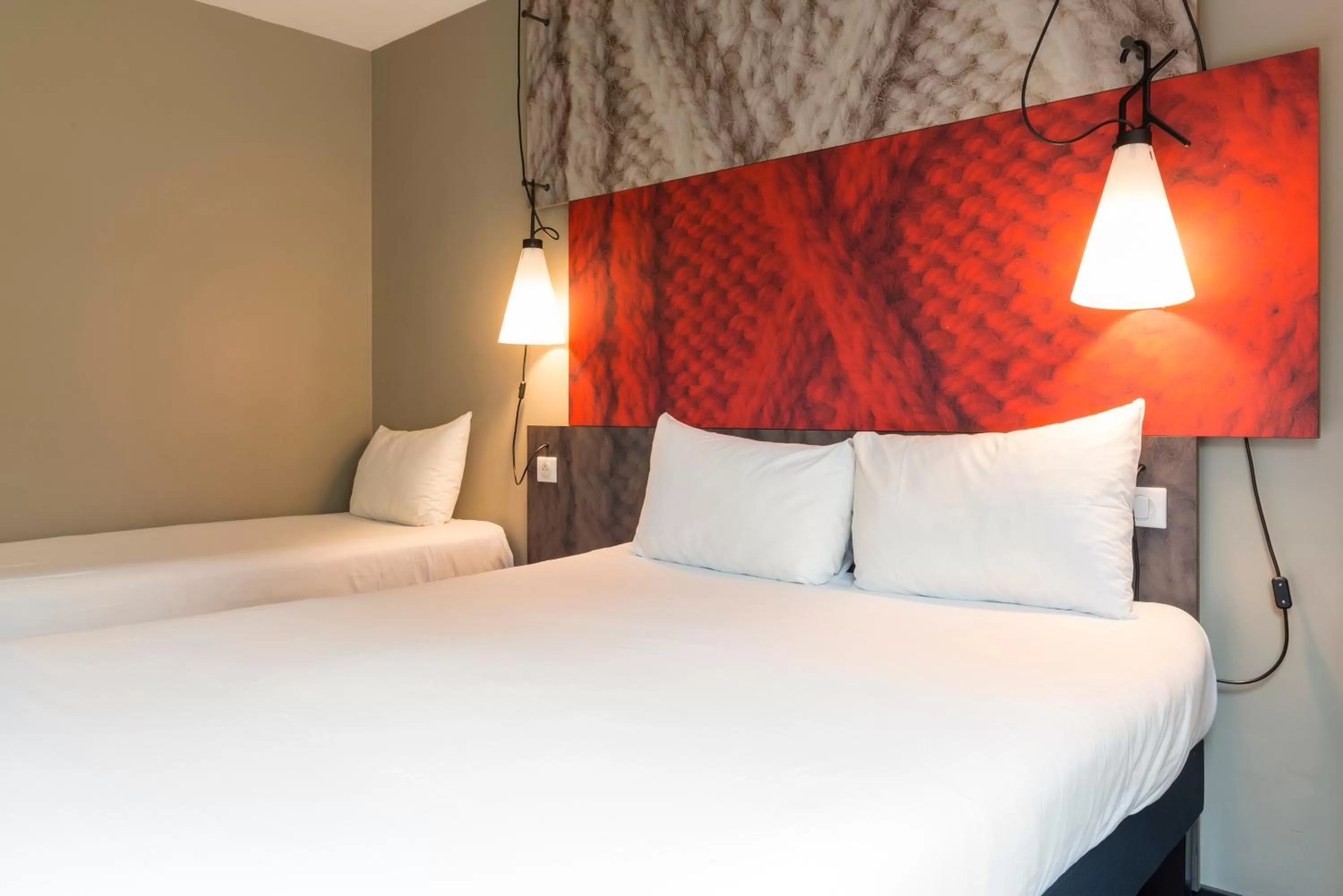 Bed in ibis Senlis