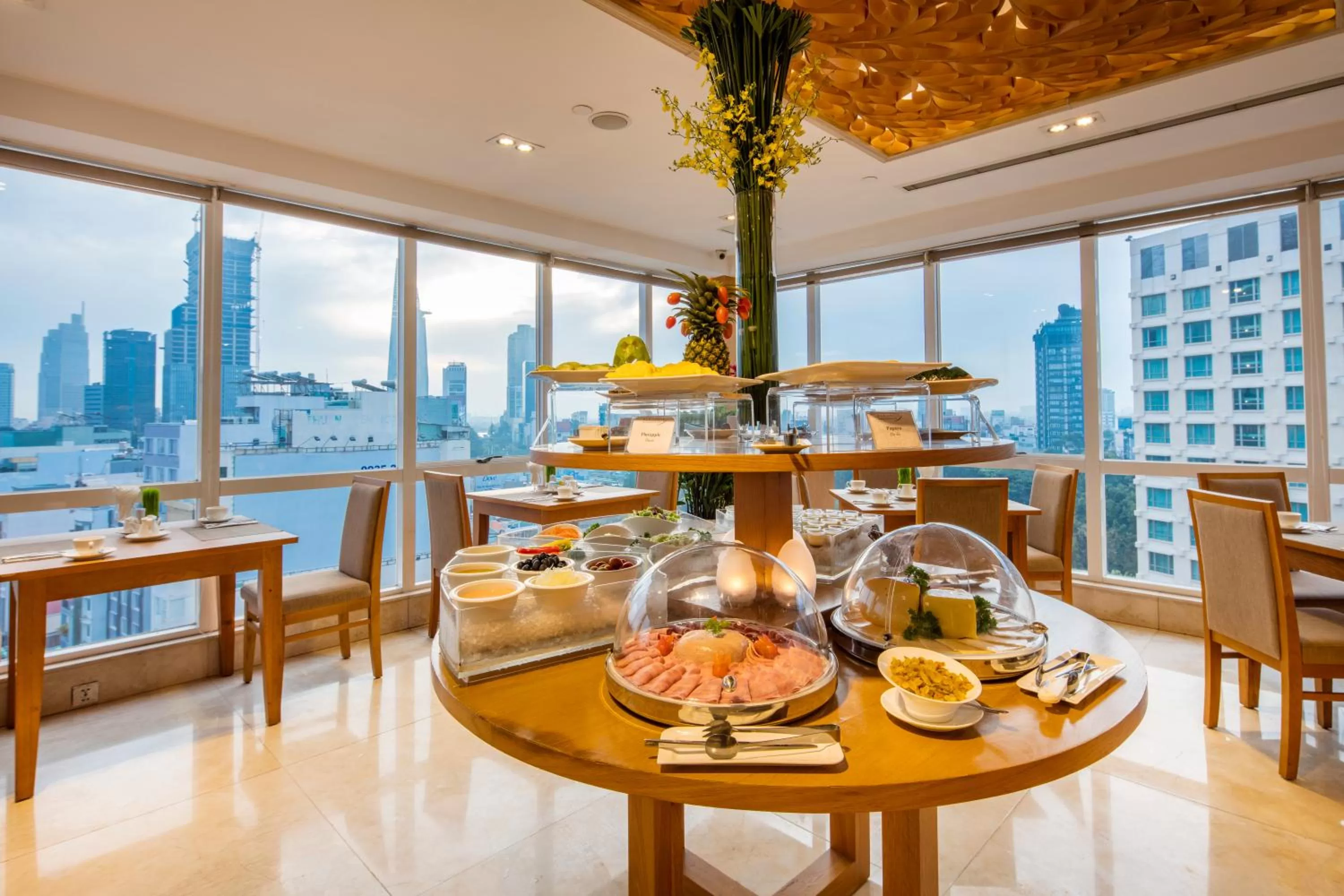 Restaurant/places to eat in Paradise Saigon Boutique Hotel & Spa