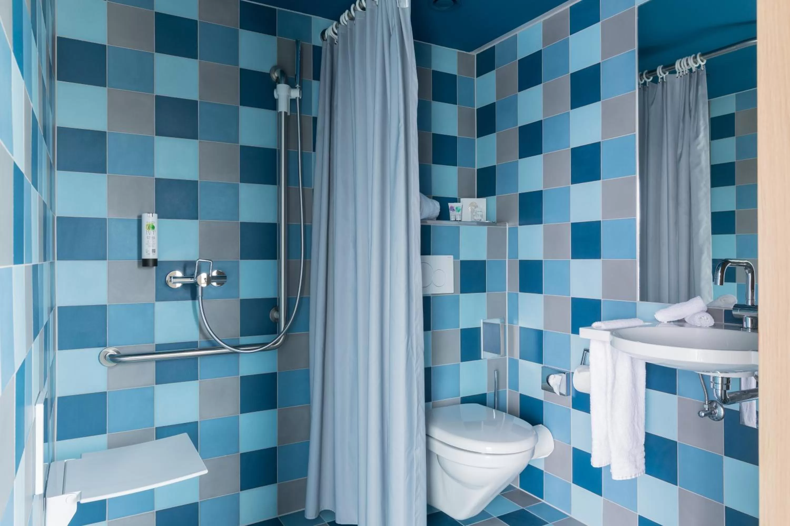 Shower in Placid Hotel Design & Lifestyle Zurich