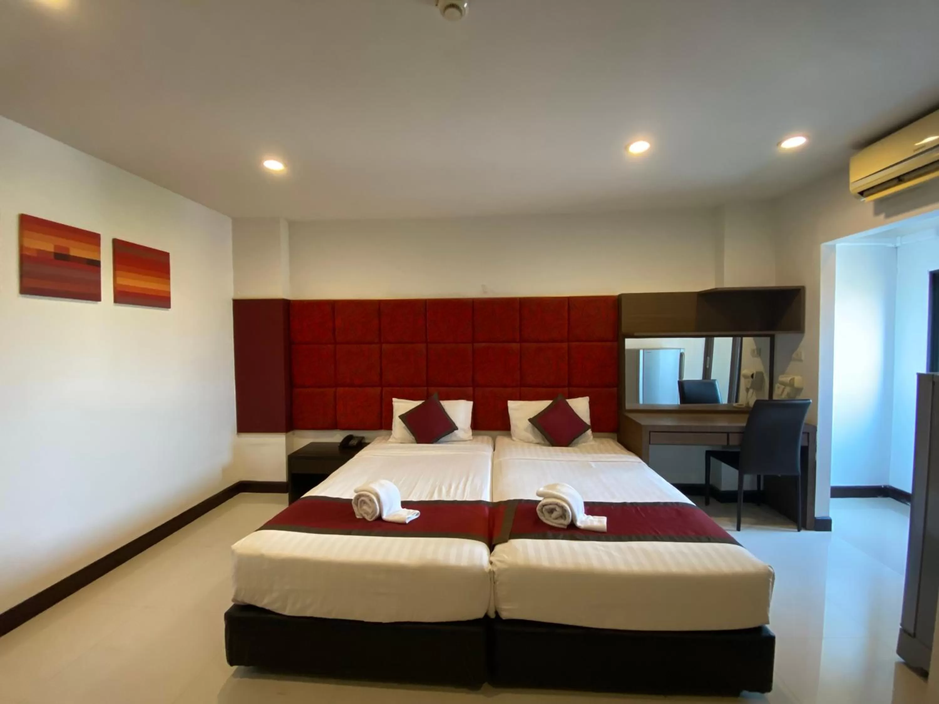 Photo of the whole room, Bed in Le Vernissage by Goad Avadhess Hospitality