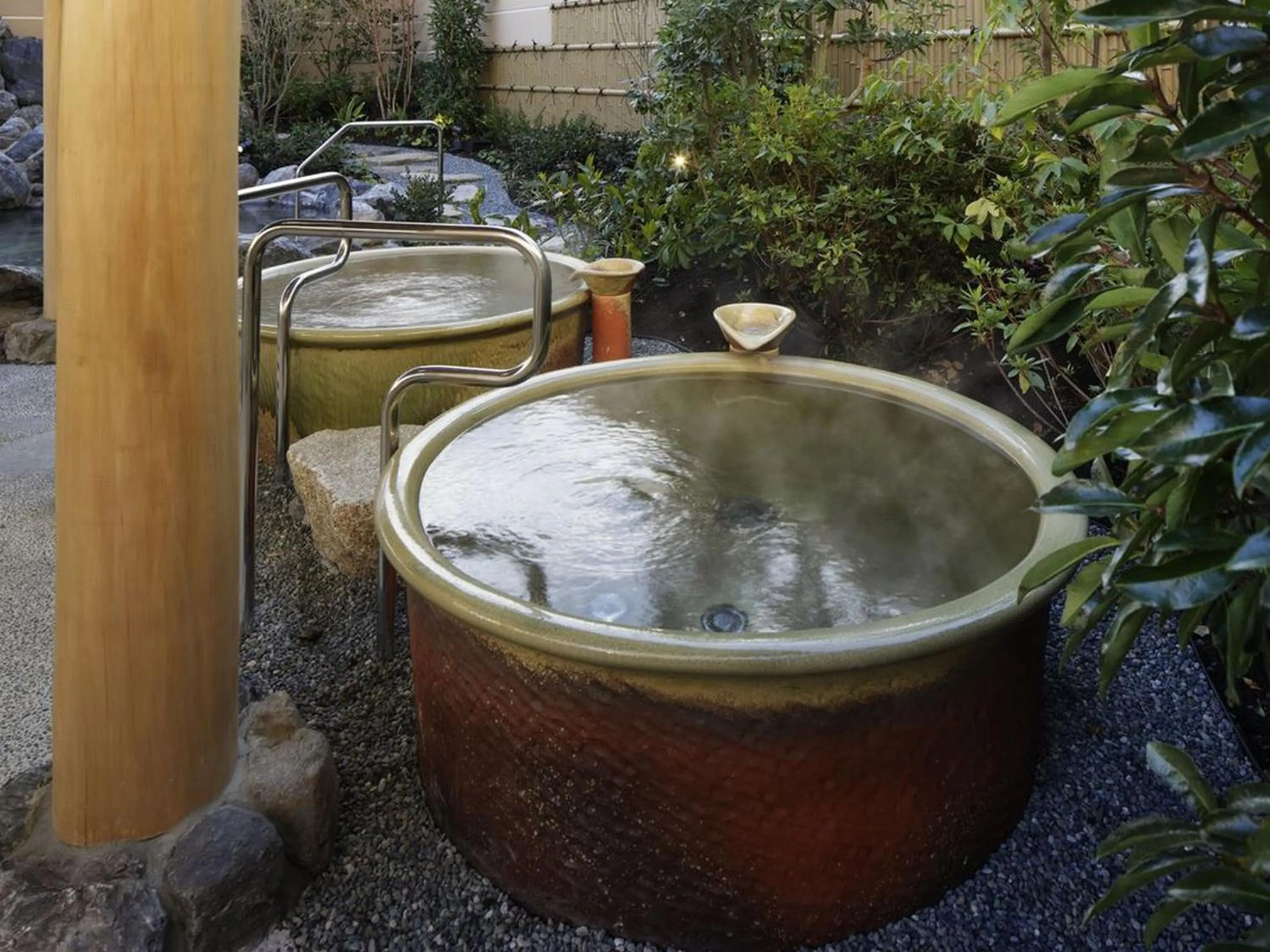 Hot Spring Bath in Kobe Minato Onsen Ren