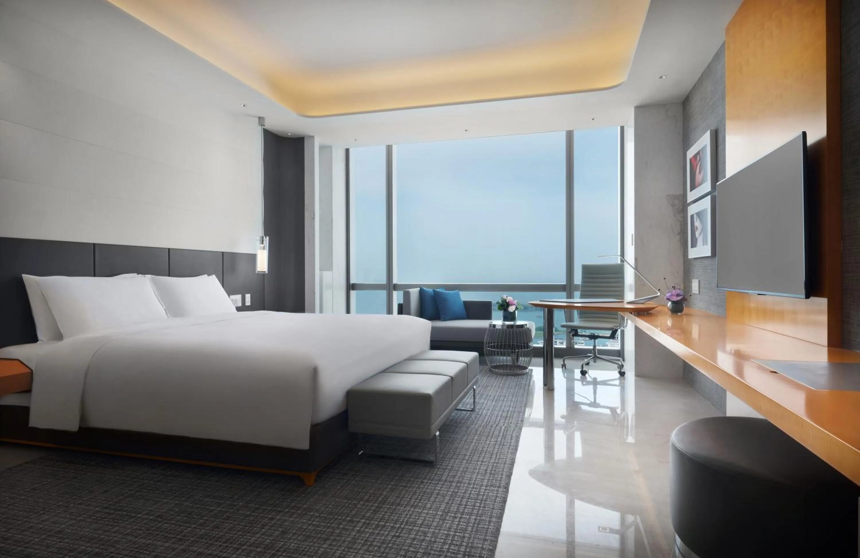 Photo of the whole room, Bed in Sofitel Haikou