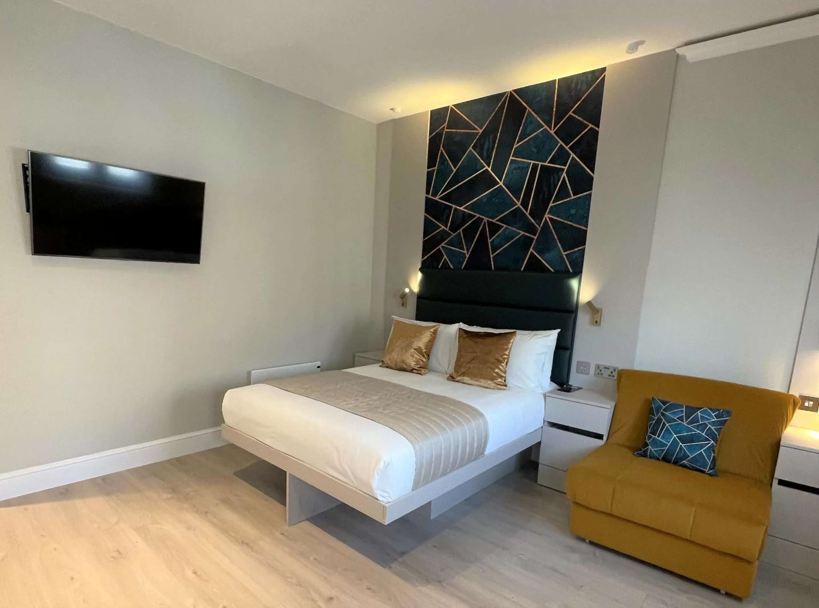 Photo of the whole room in West End Lane II