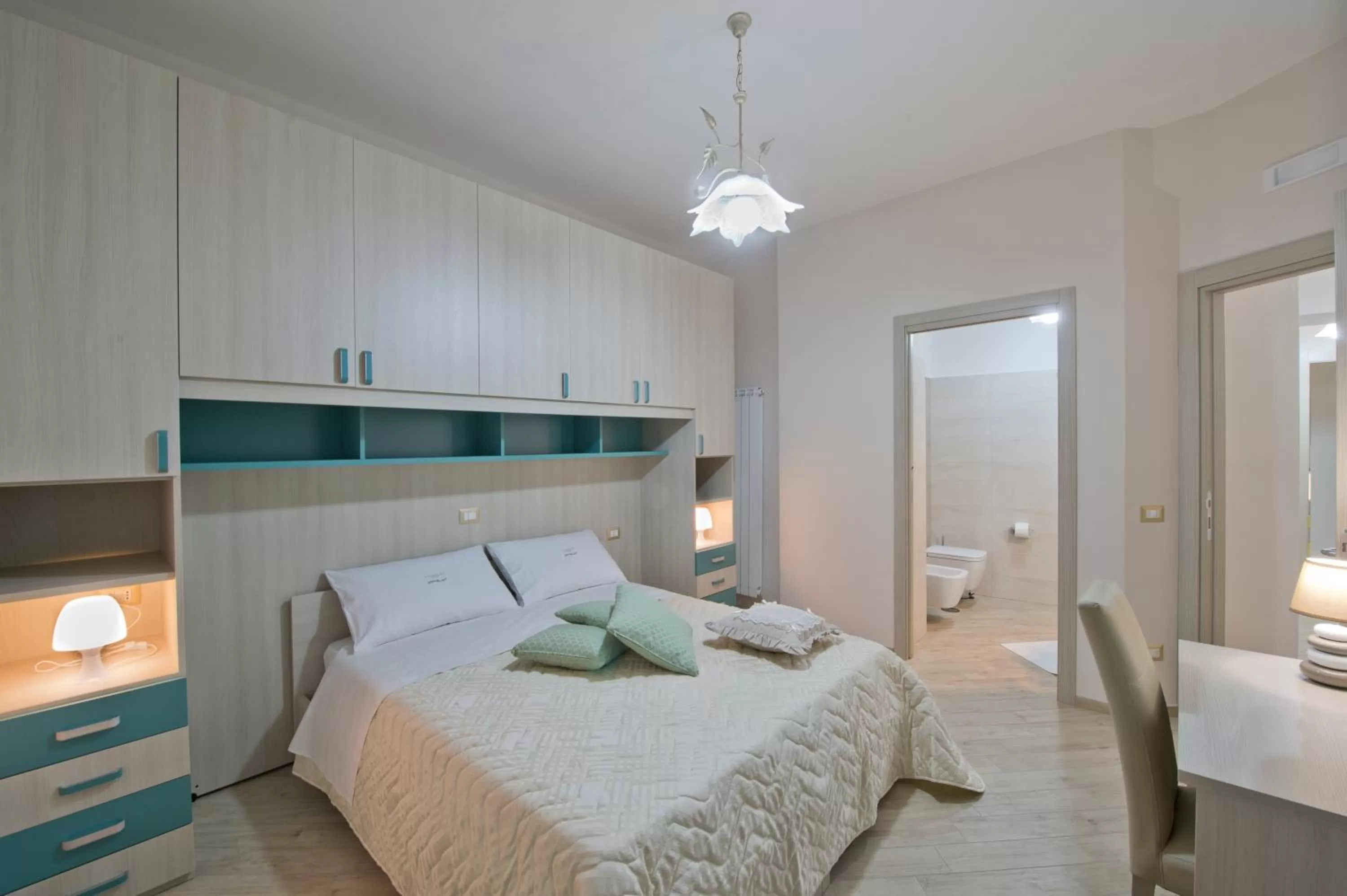 Photo of the whole room, Bed in L'Incanto dei Monti