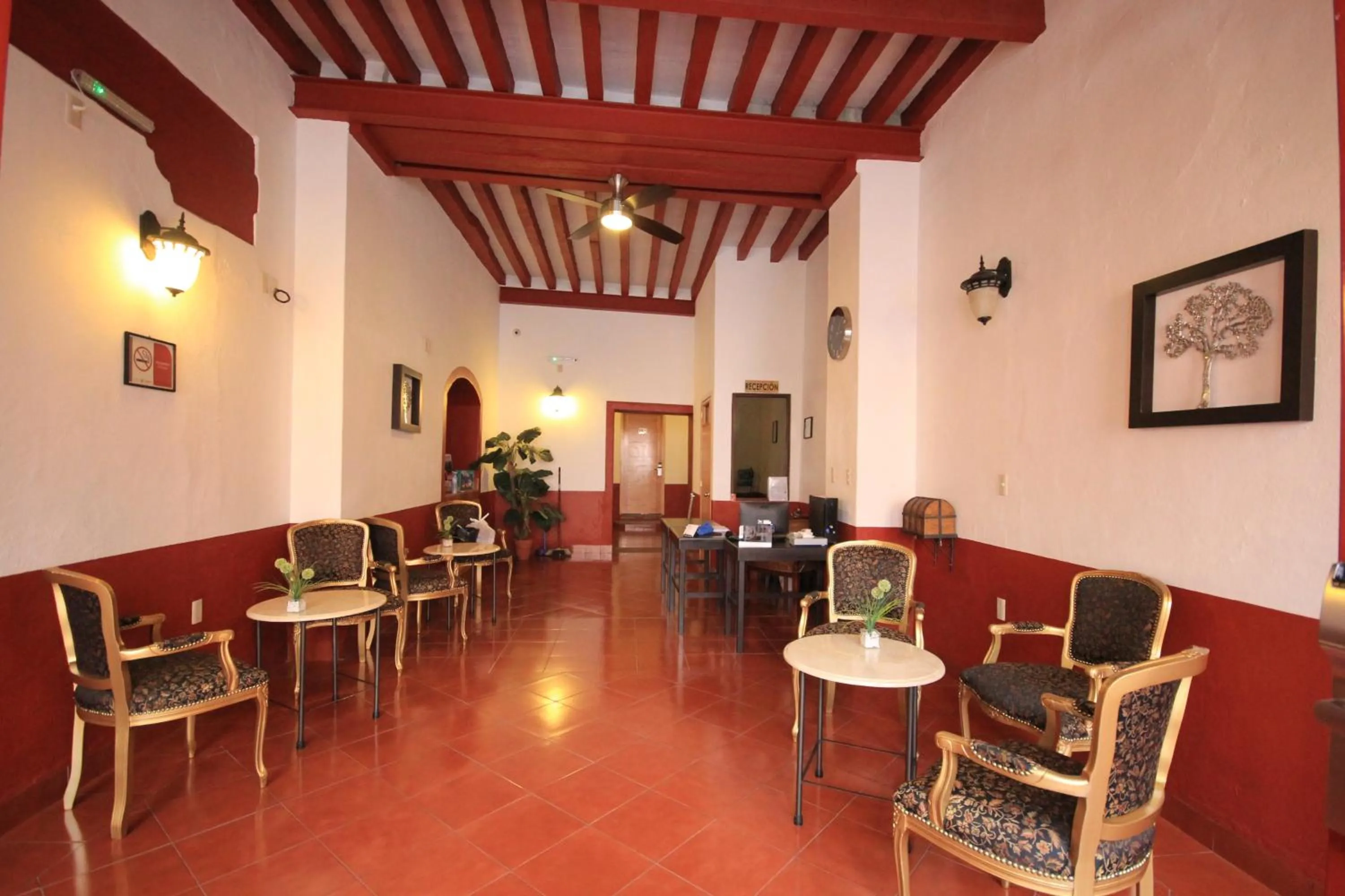 Facade/entrance in Hotel Santa Regina