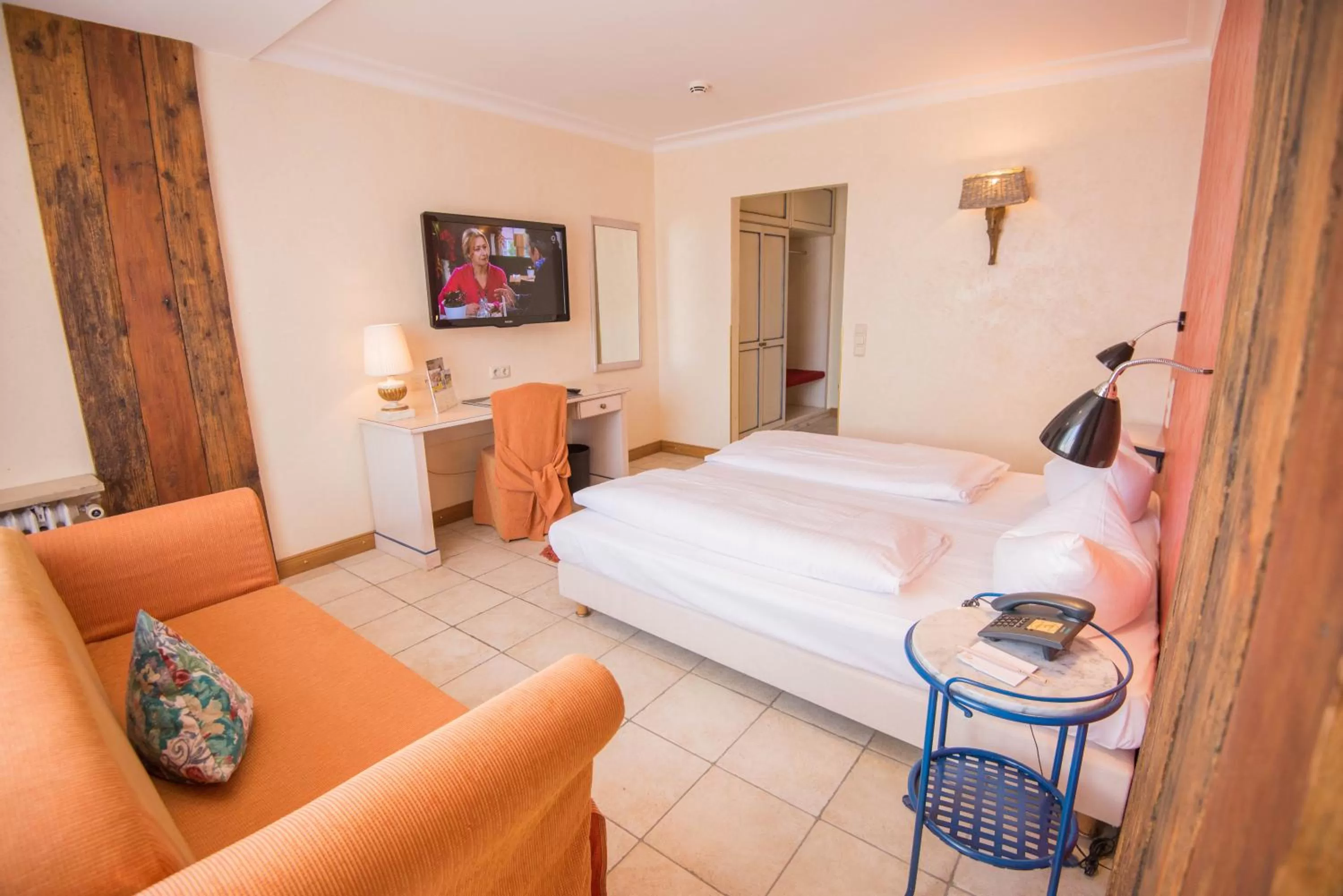 Photo of the whole room, Bed in Ringhotel Alpenhof - Patchworkhotel