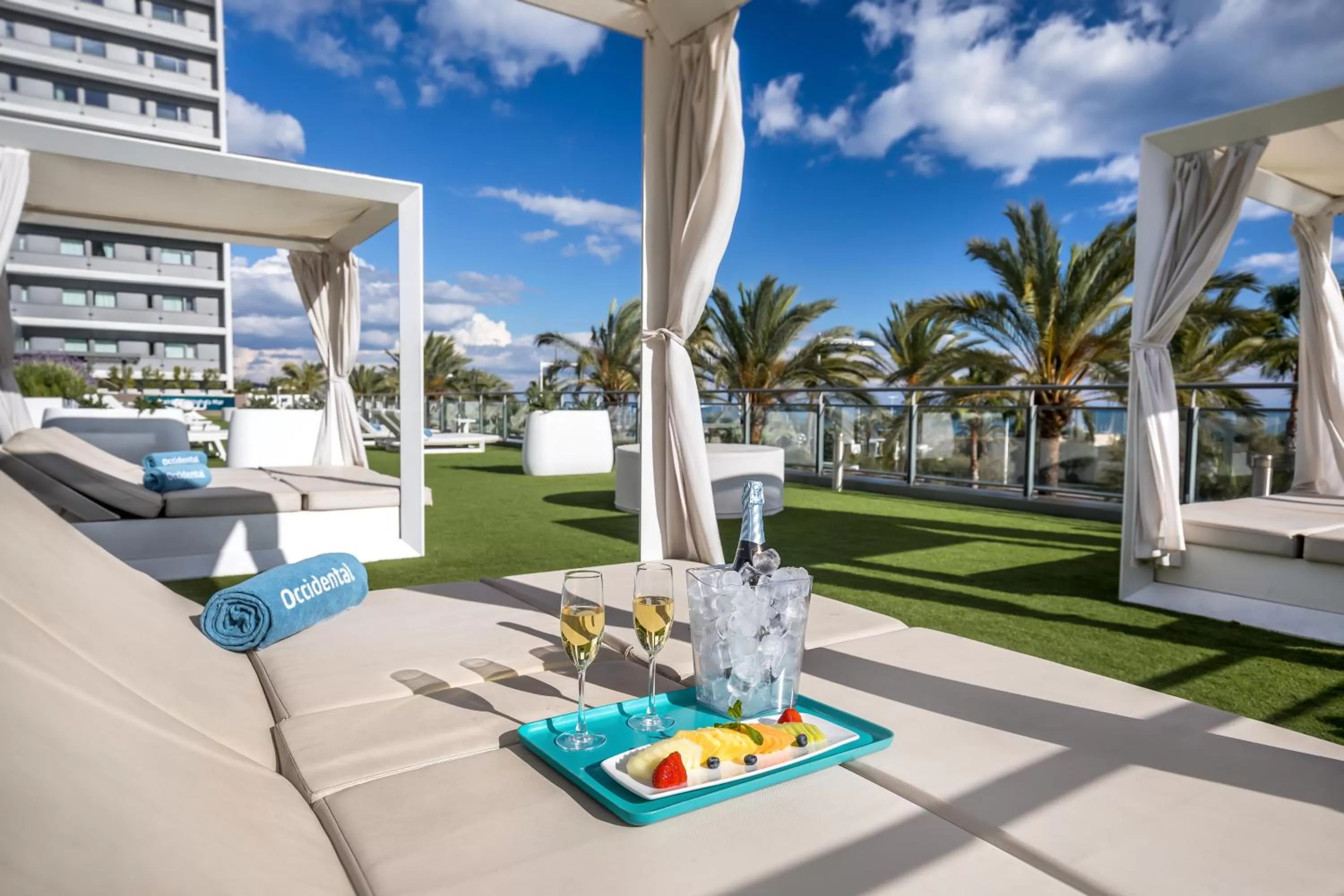 Day in Occidental Atenea Mar - Adults Only