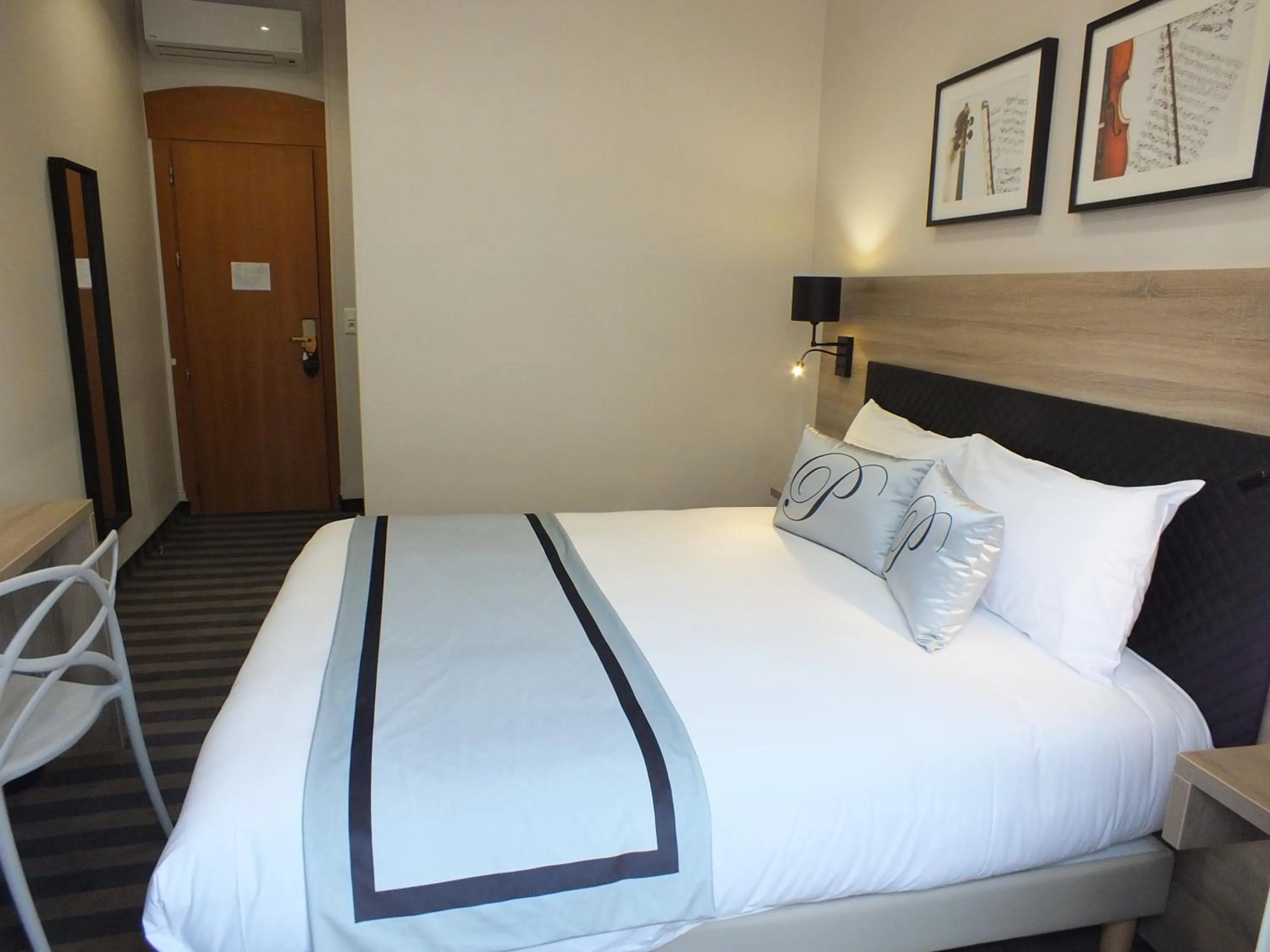 Bedroom, Bed in Hotel Paganini