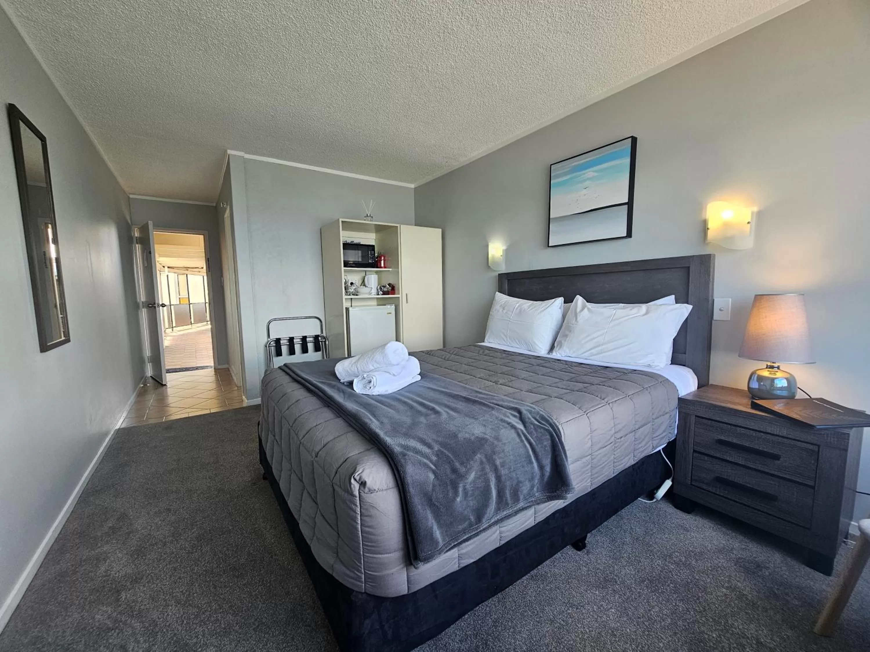 Bed in Tui Oaks Motel