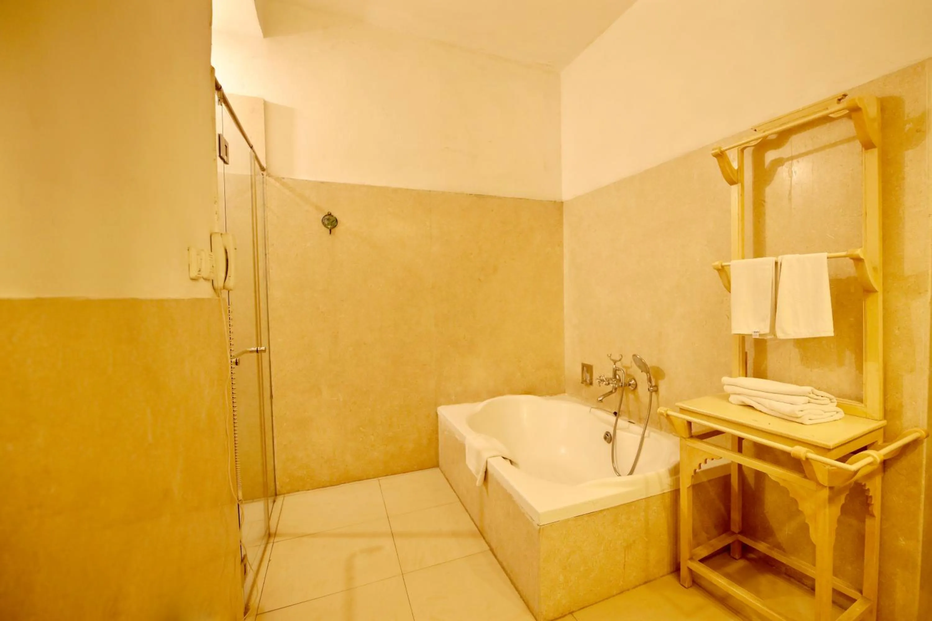 Bathroom, Bed in Hotel Narain Niwas Palace