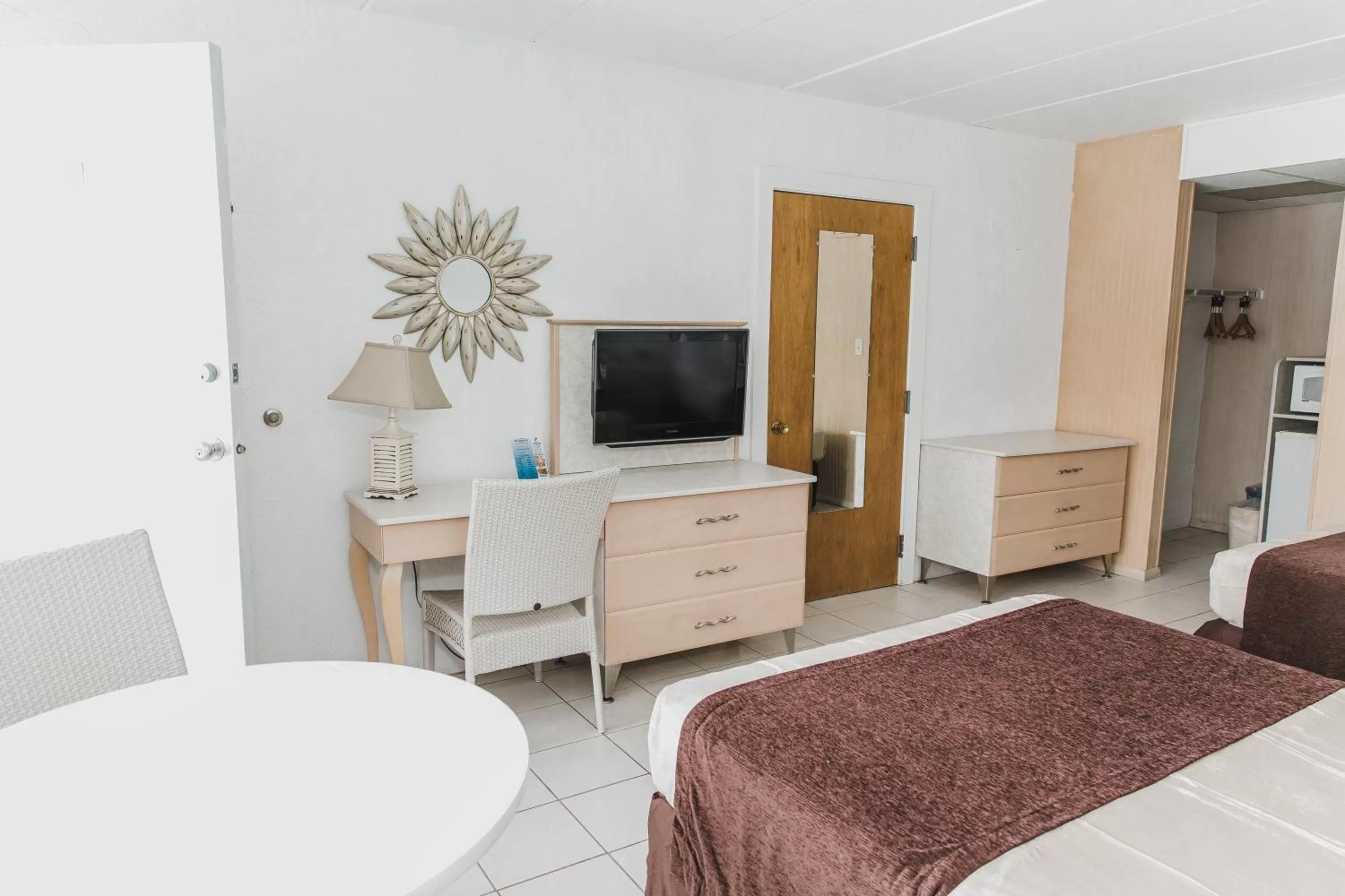 Bed in Heart of Wildwood Boardwalk Motel