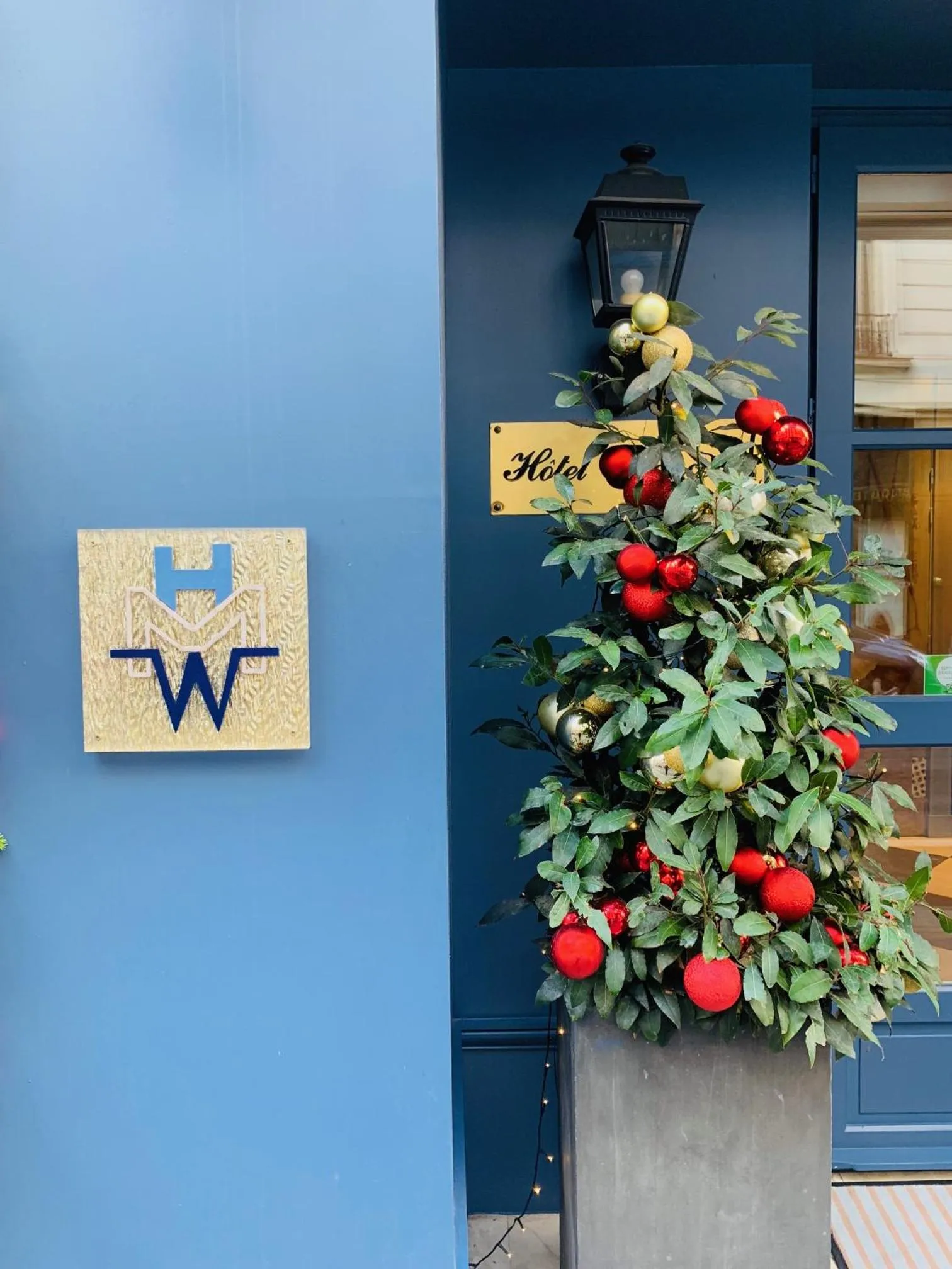 Facade/entrance in Hotel Monceau Wagram