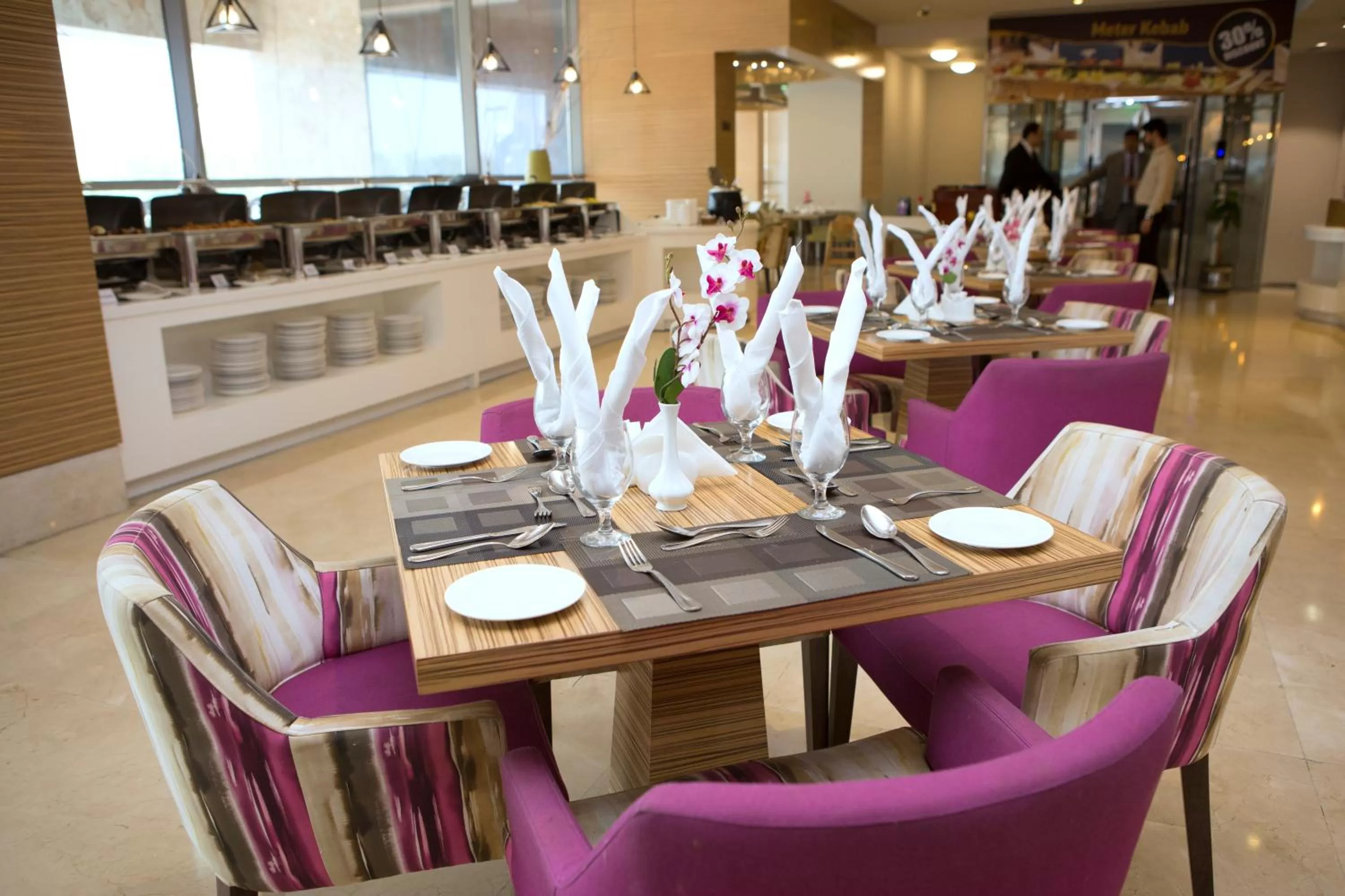 Restaurant/places to eat in Best Western Plus Pearl Creek