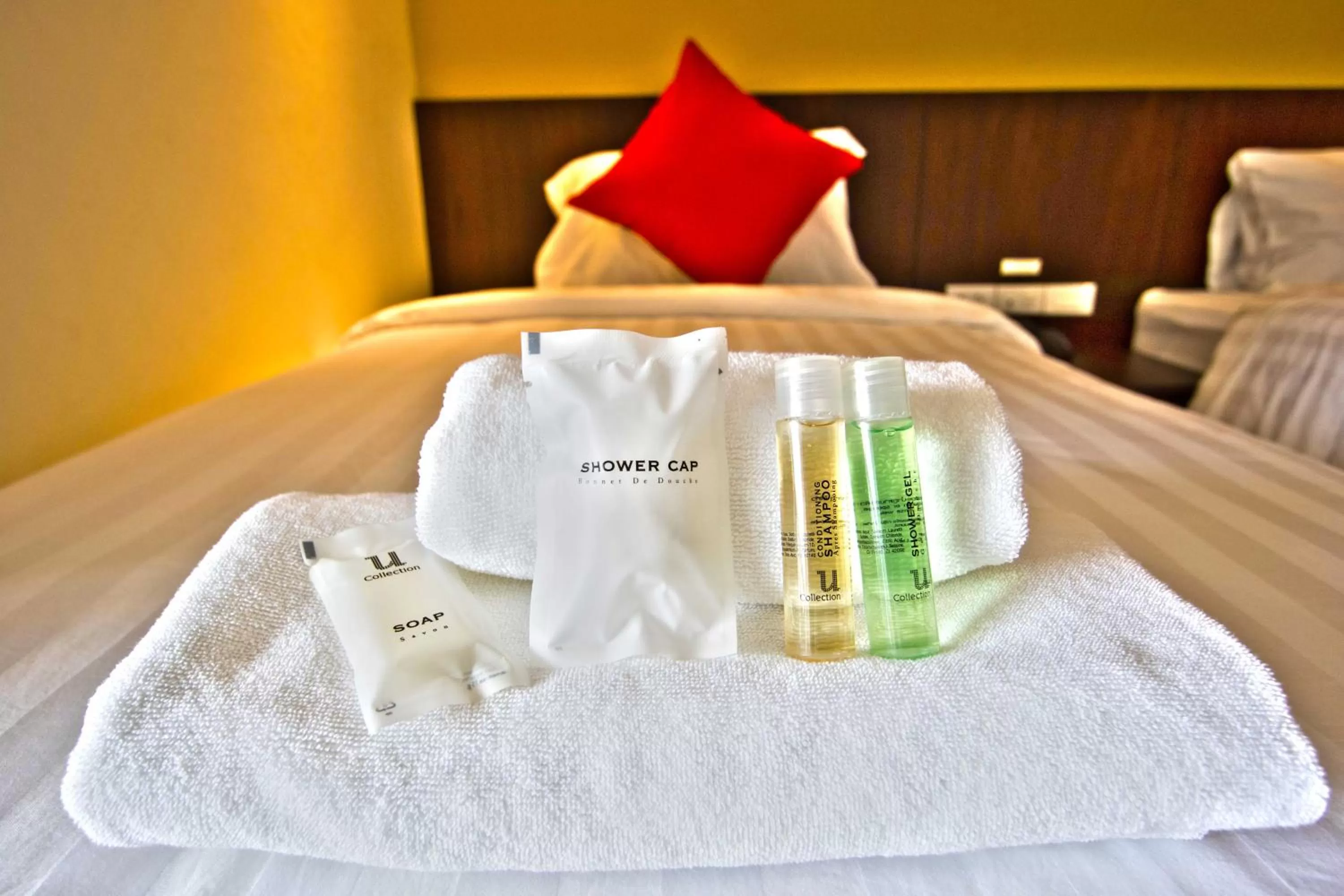 Photo of the whole room, Bed in Chateau de Sukhumvit