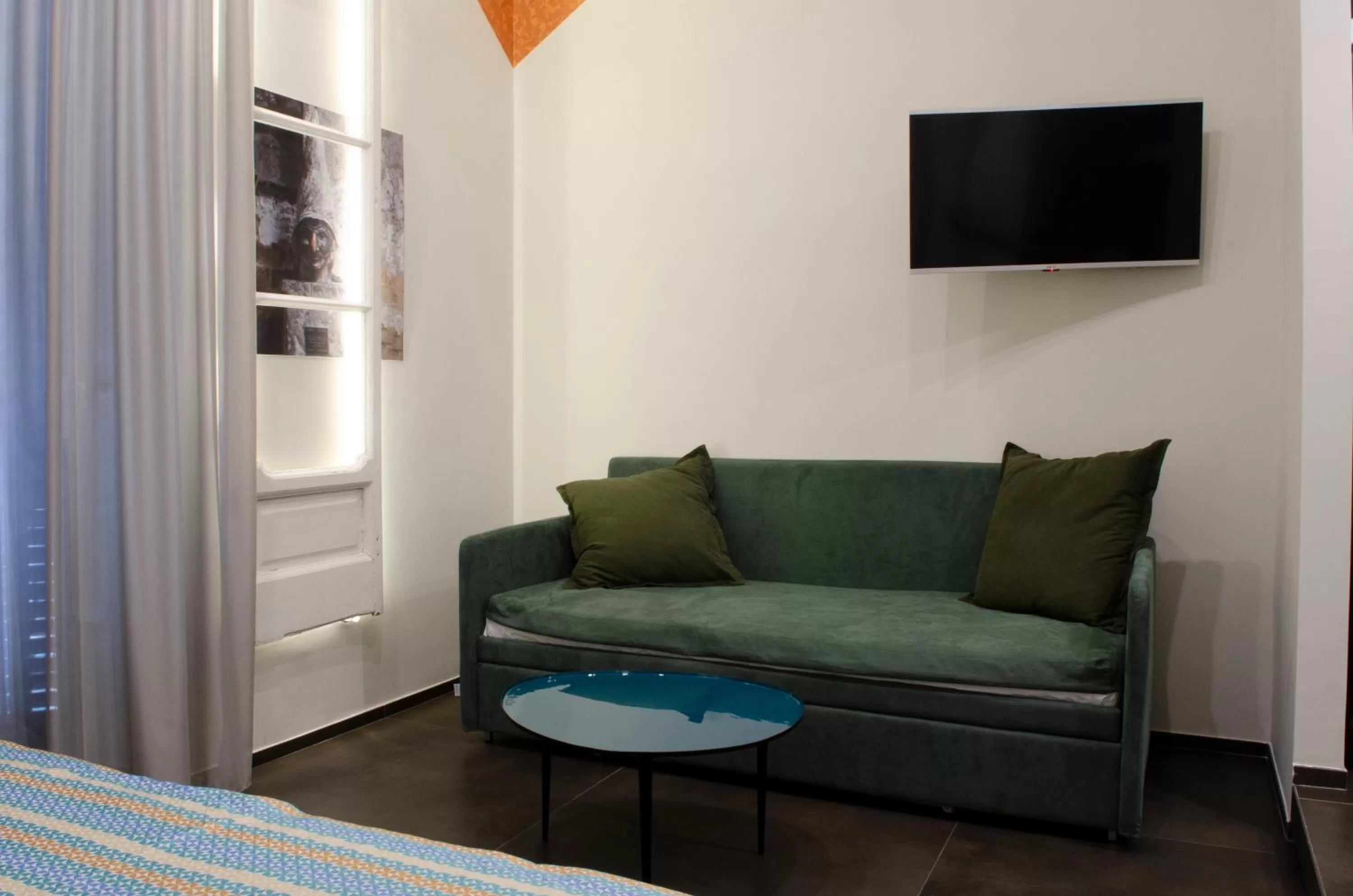 Photo of the whole room in Napoli Svelata