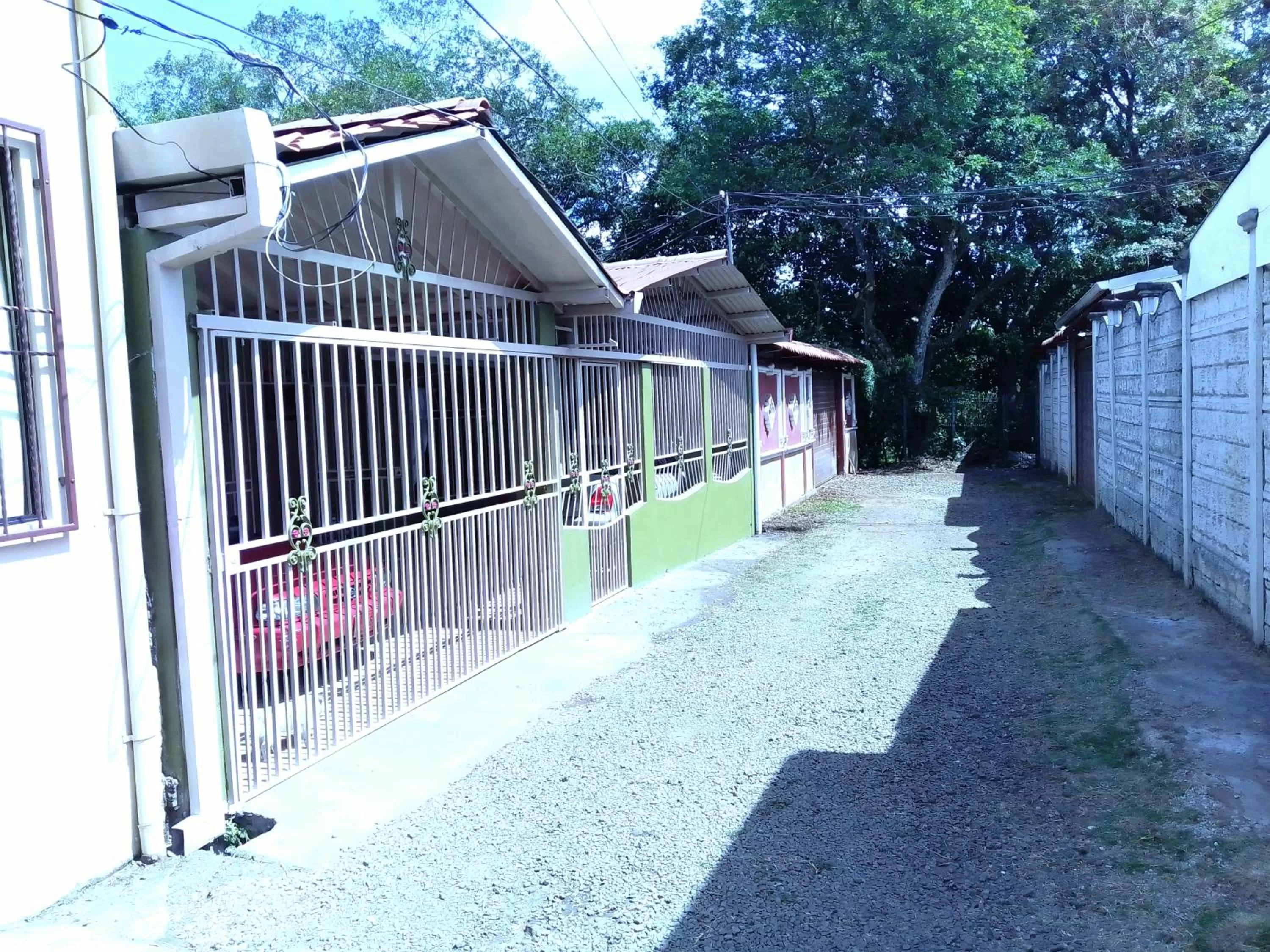 Property Building in Alexander b&b