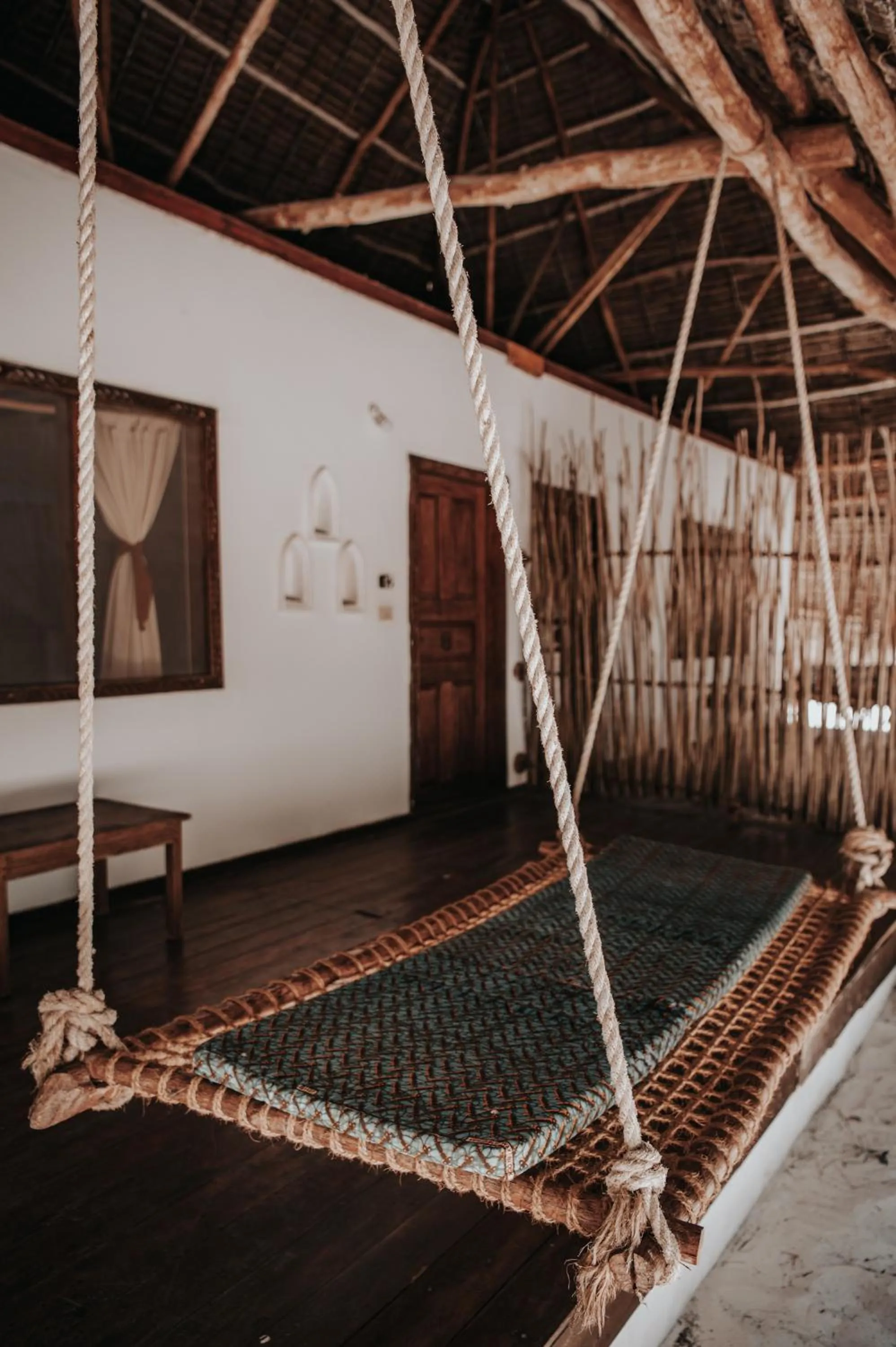 Seating area, Bed in Hakuna Majiwe Beach Lodge