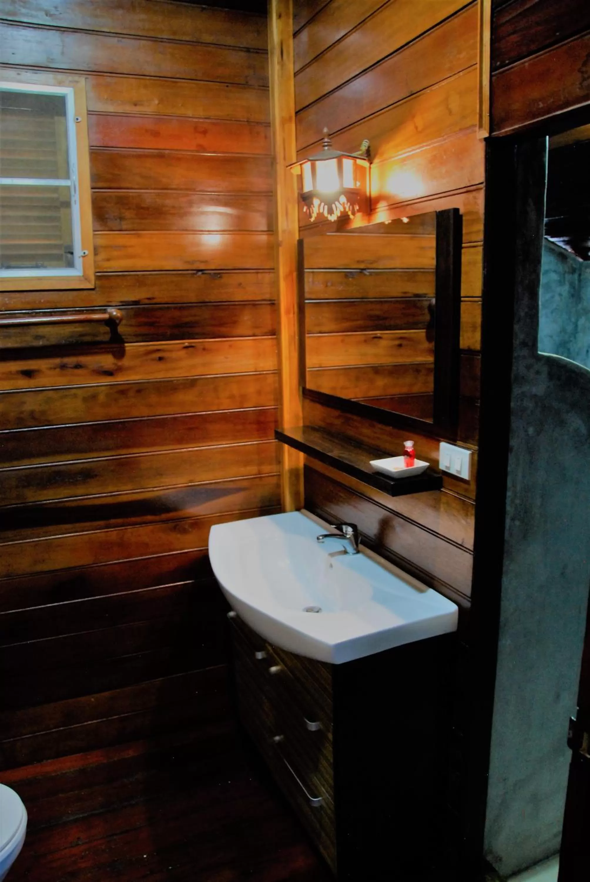 Bathroom in Cozy Garden Resort