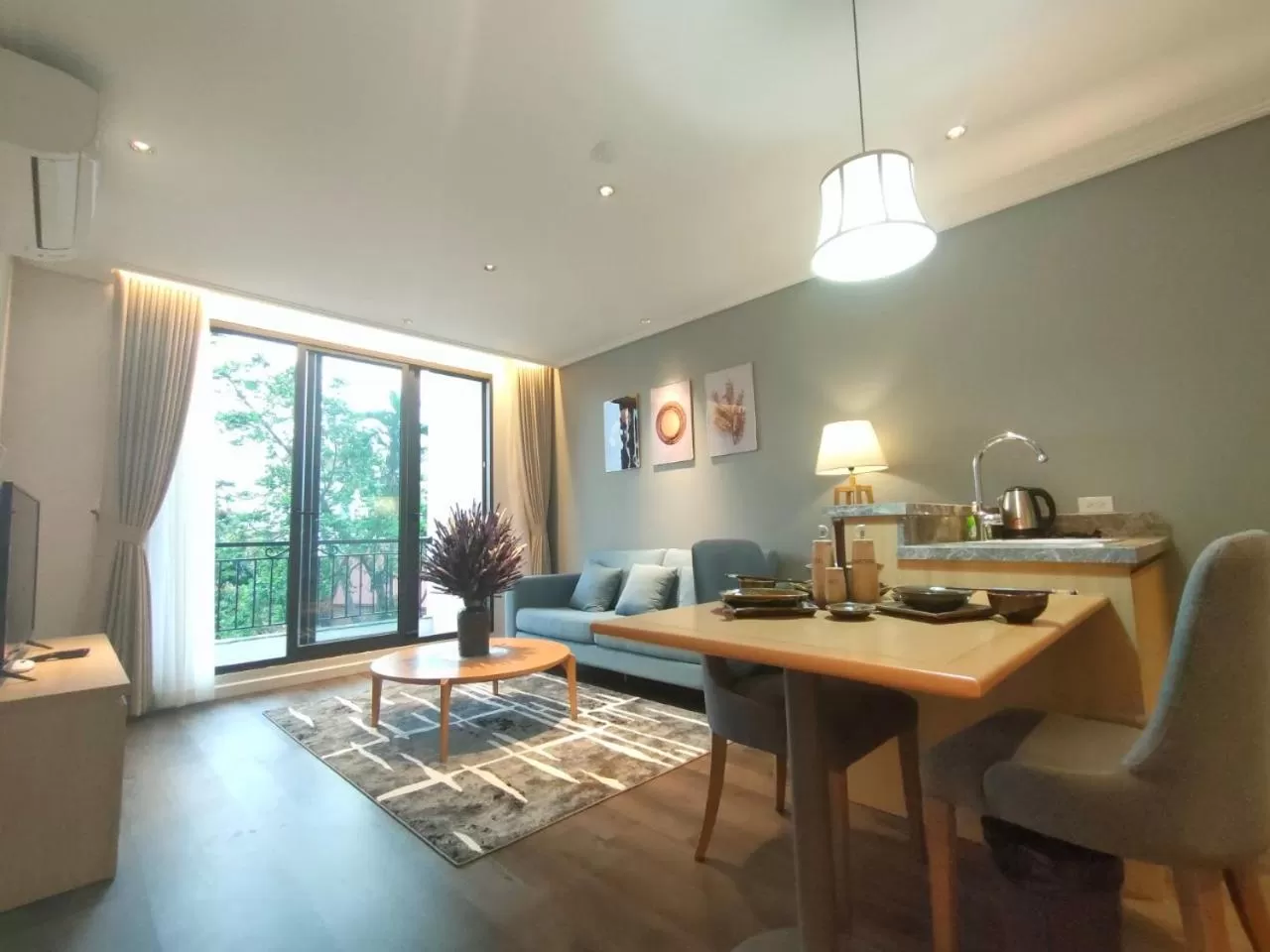 Hong Gia Tue Lake View