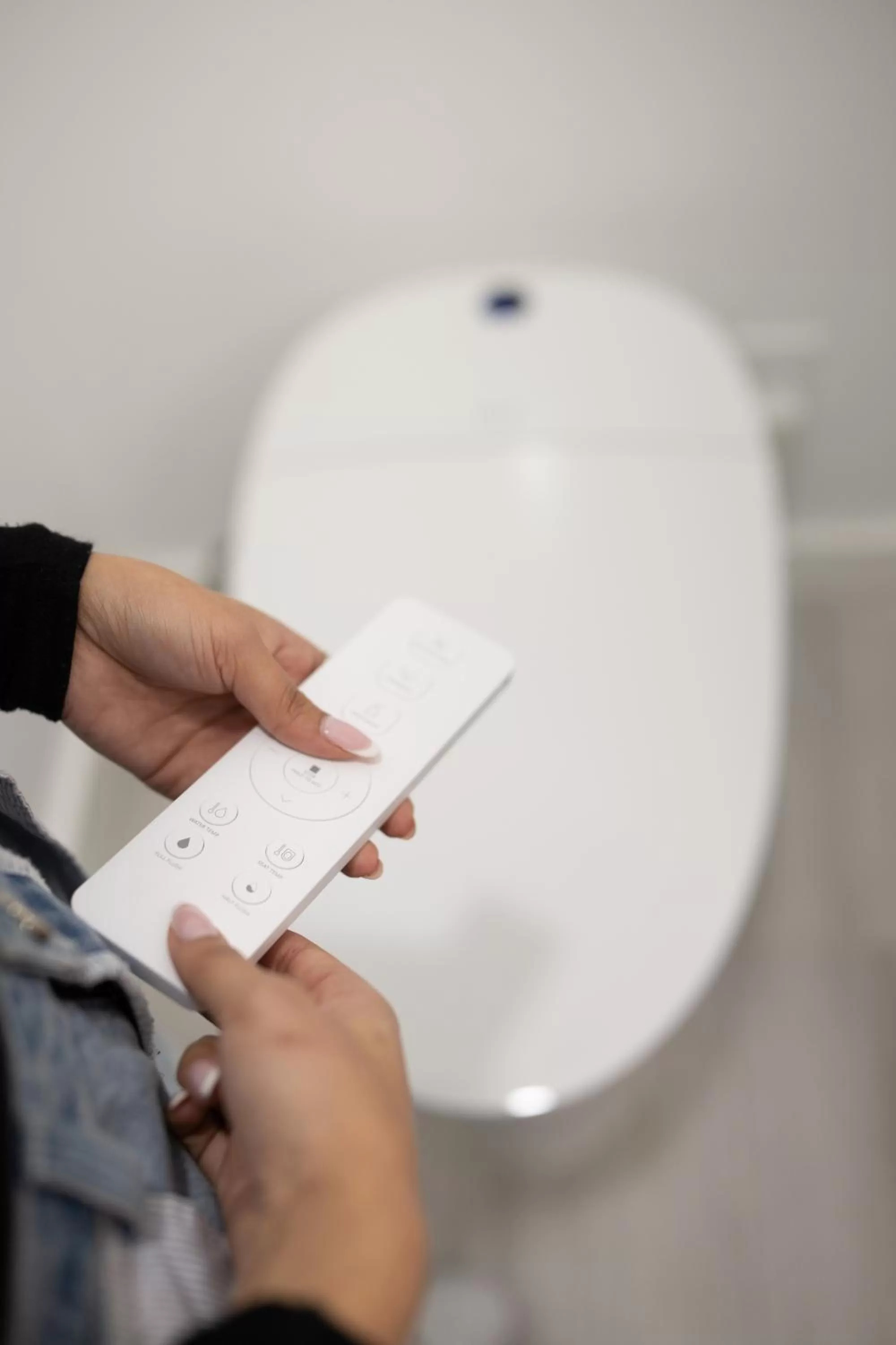 Toilet in Omeo Suites