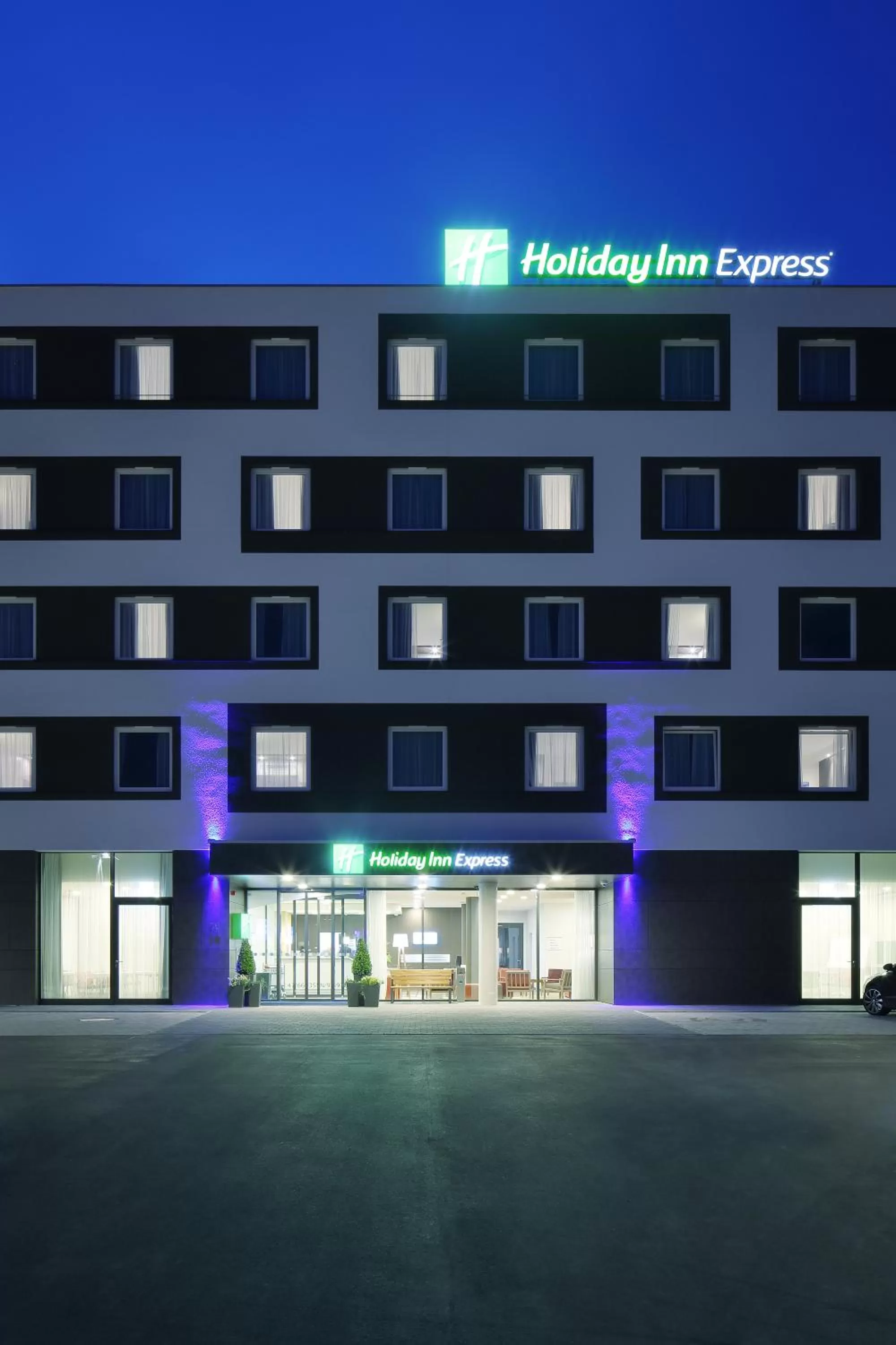 Property building in Holiday Inn Express Friedrichshafen by IHG
