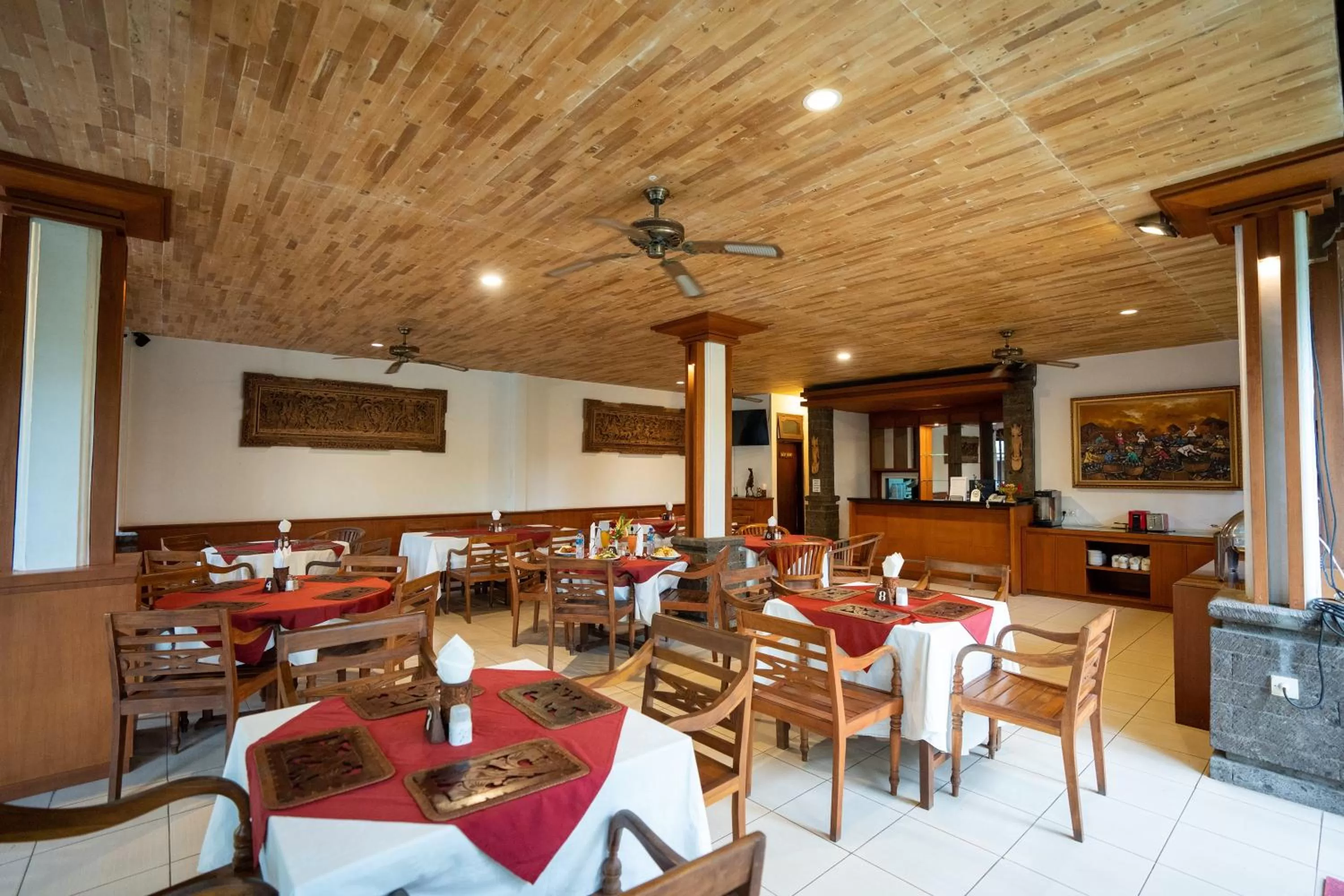 Restaurant/places to eat in Hotel Sinar Bali Legian