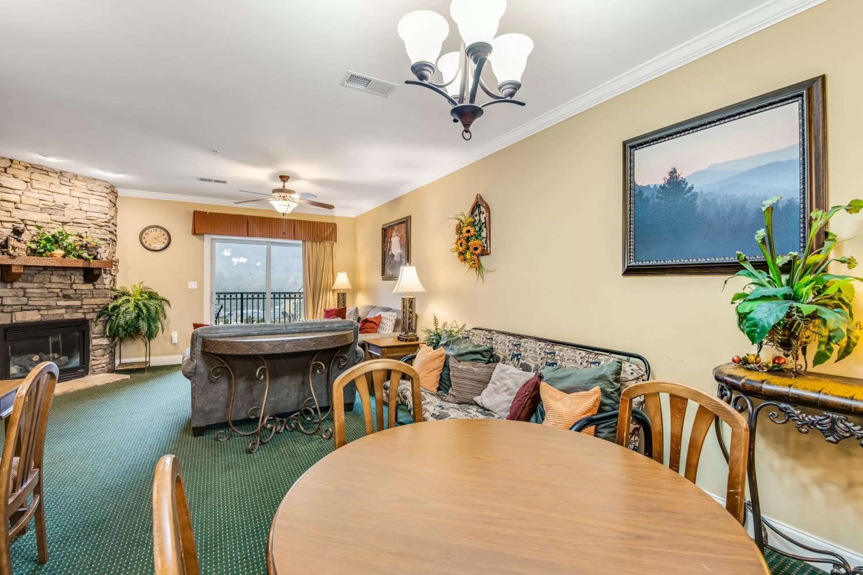 Restaurant/Places to Eat in Summit Manor Condos Unit B3052