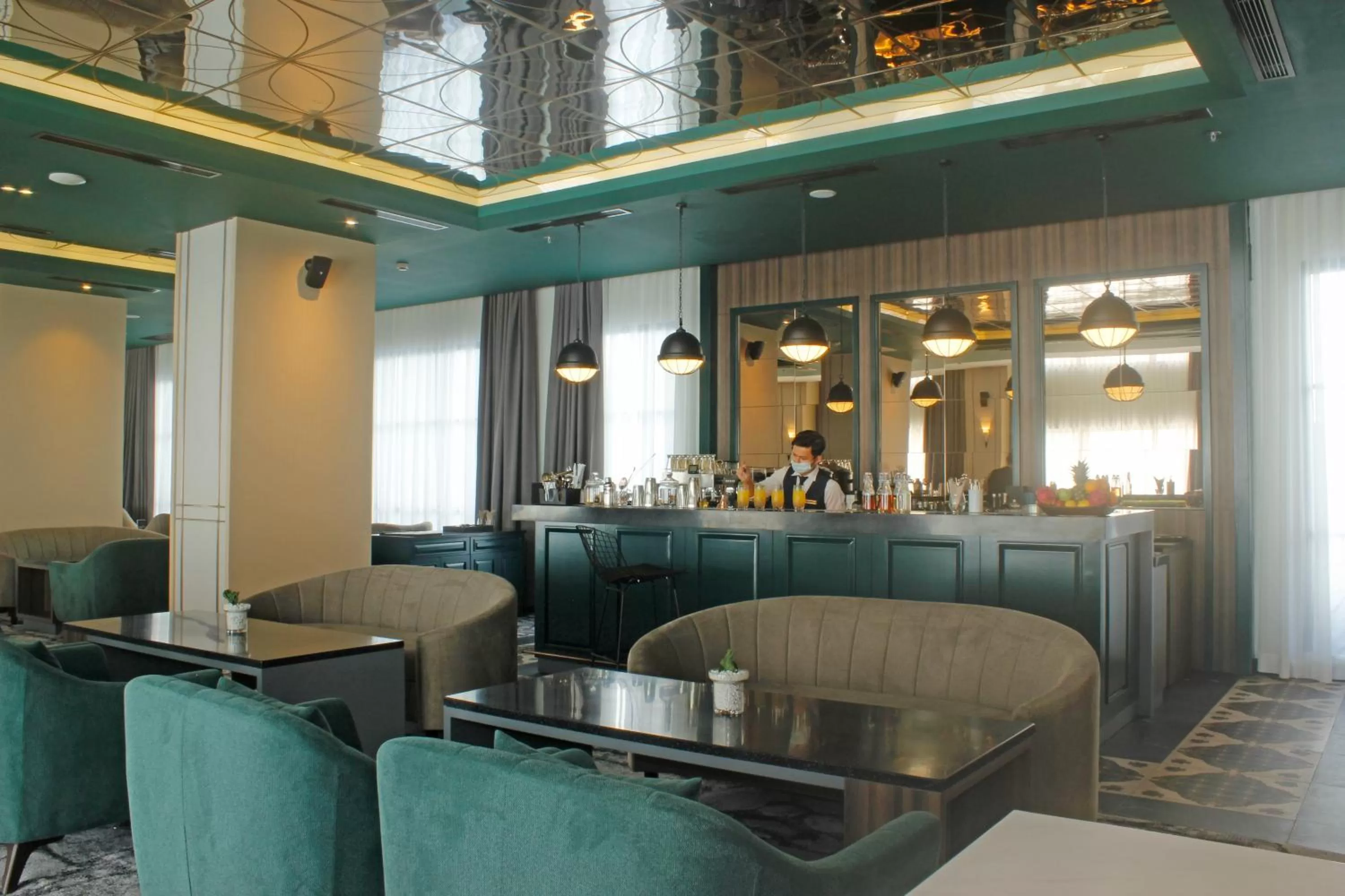 Restaurant/places to eat in Sutasoma Hotel