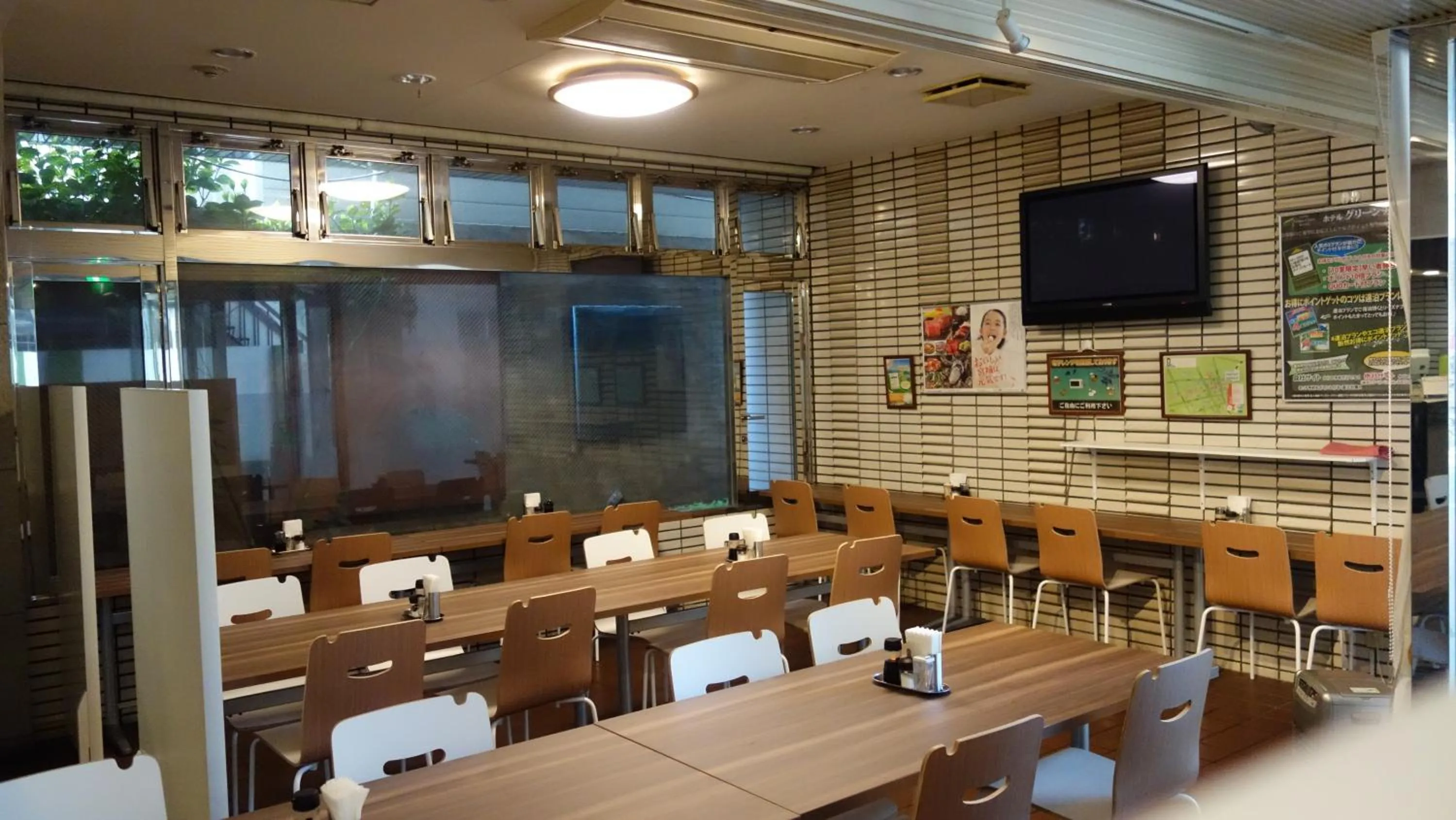 Restaurant/places to eat in Hotel Green Pacific