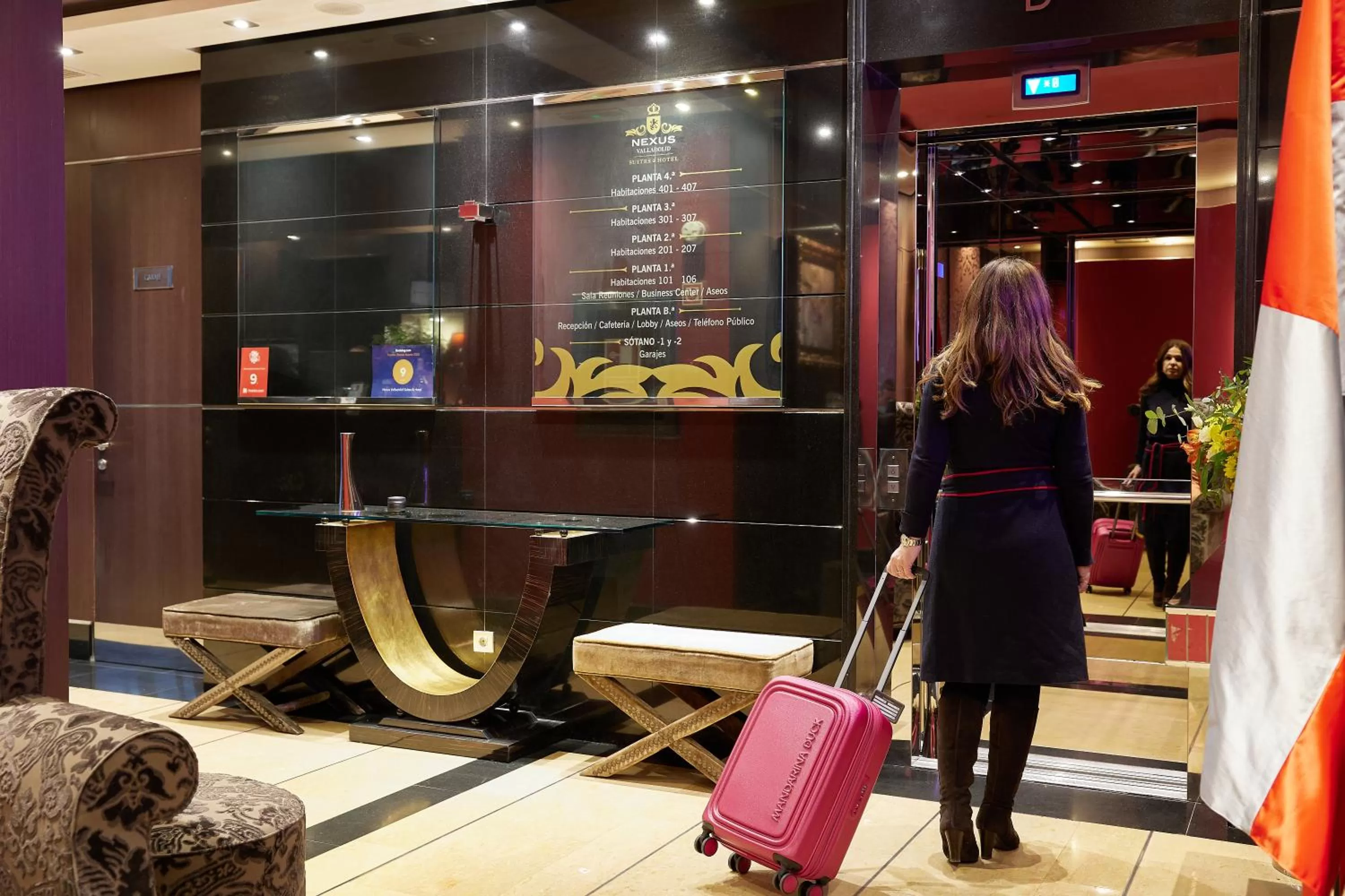 Lobby or reception in Nexus Valladolid Suites & Hotel