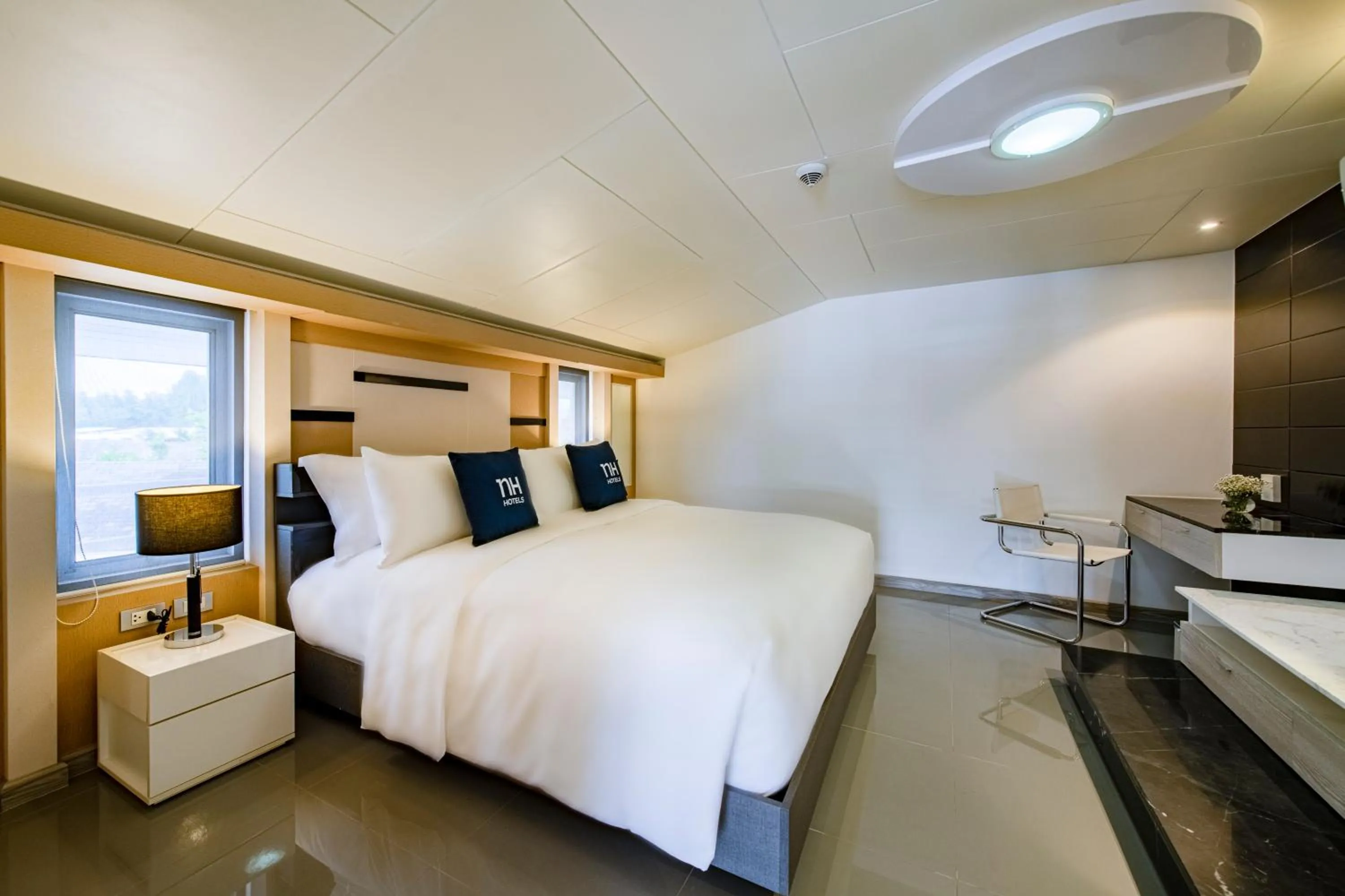 Bedroom, Bed in NH Boat Lagoon Phuket Resort