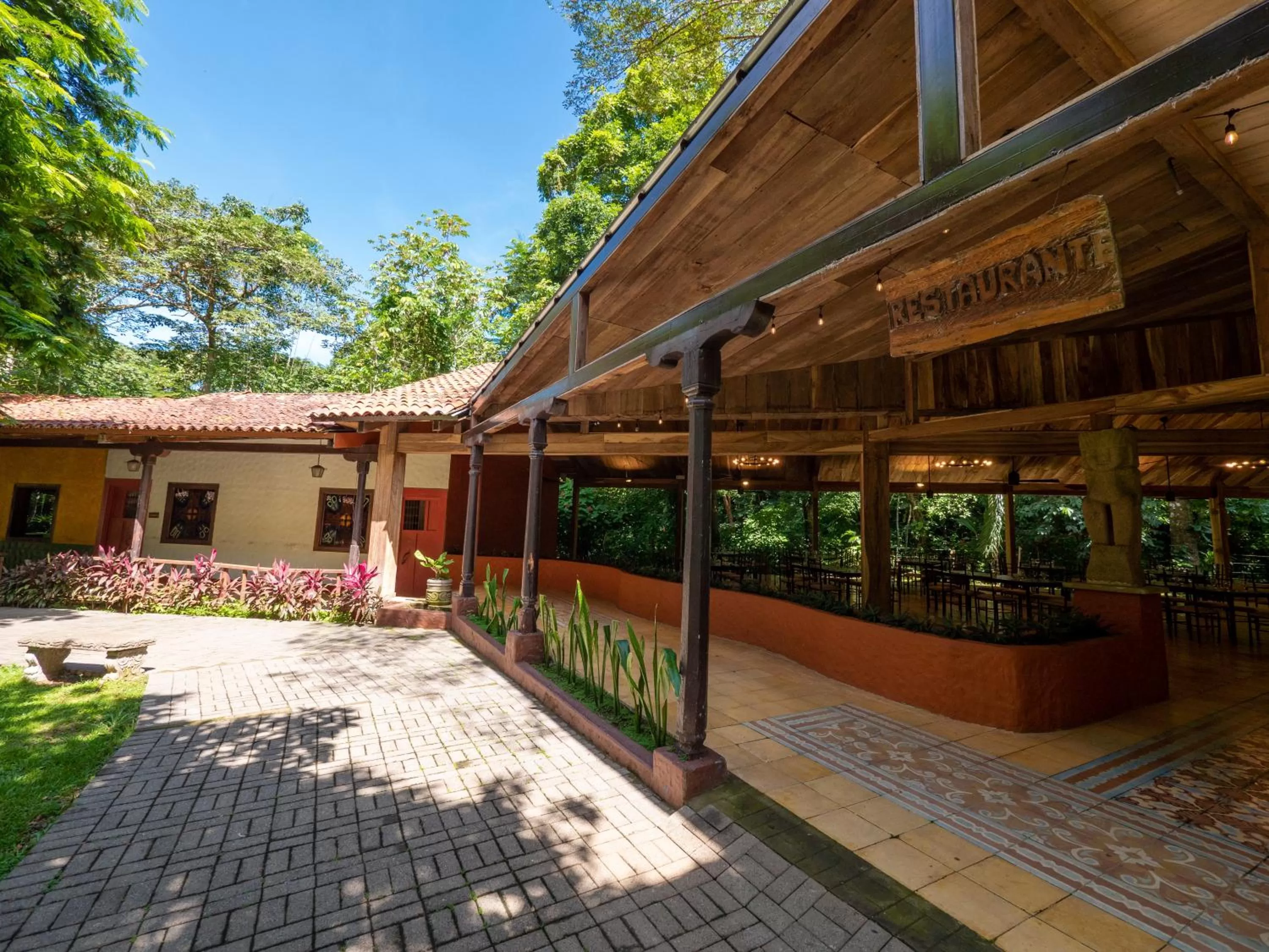 Property building in Villa Lapas Jungle Village