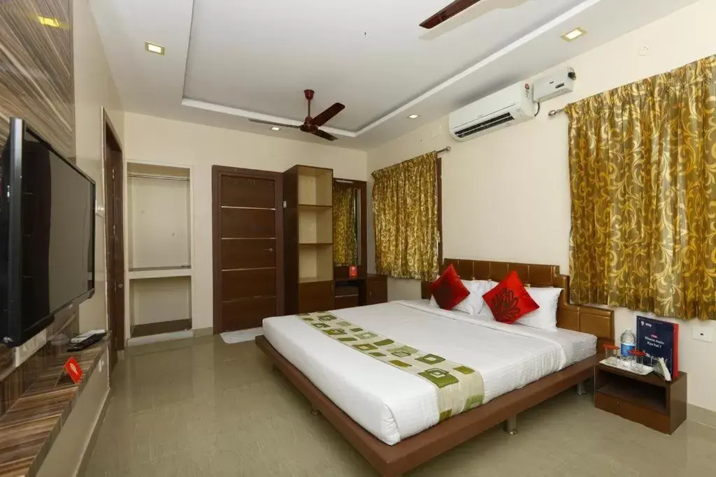 Superior Double Room in Sri Kamadhenu Residency Superior Double Room in Sri Kamadhenu Residency