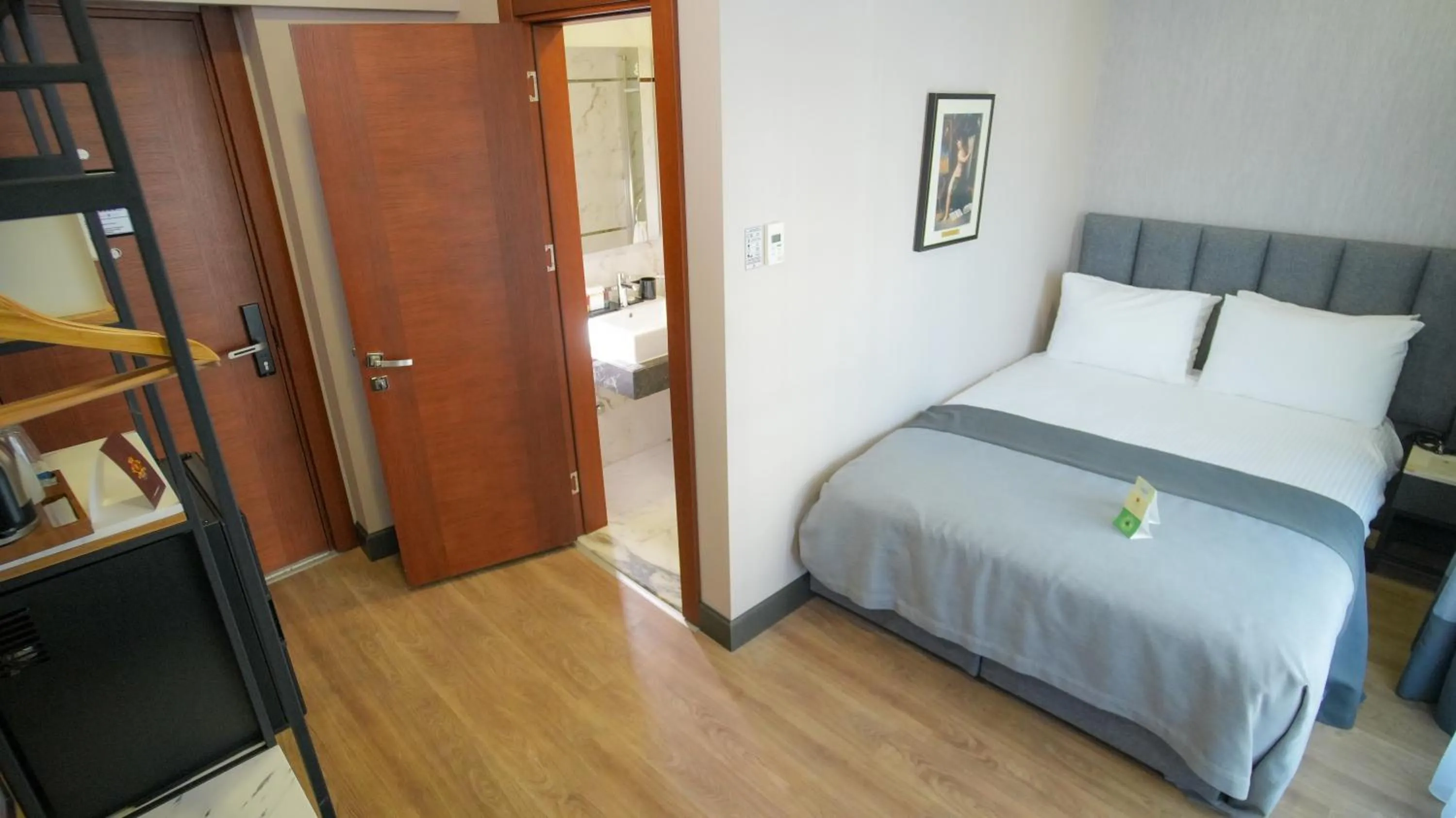 Bed in Dosso Dossi Hotels Old City