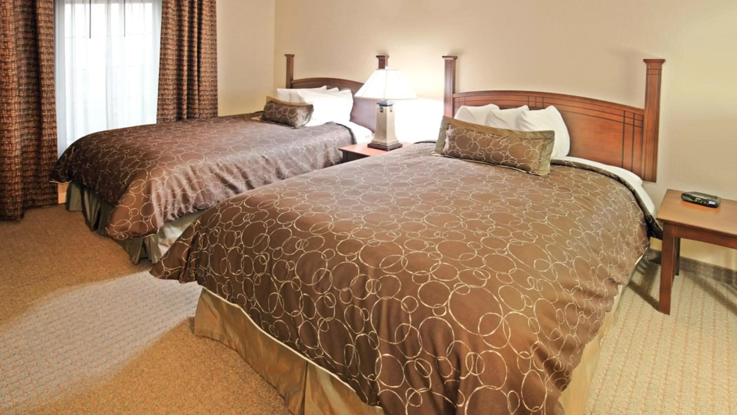 Double Room with Two Double Beds - Hearing Mobility Access with Tub - Non-Smoking in Staybridge Suites Hot Springs by IHG Double Room with Two Double Beds - Hearing Mobility Access with Tub - Non-Smoking in Staybridge Suites Hot Springs by IHG